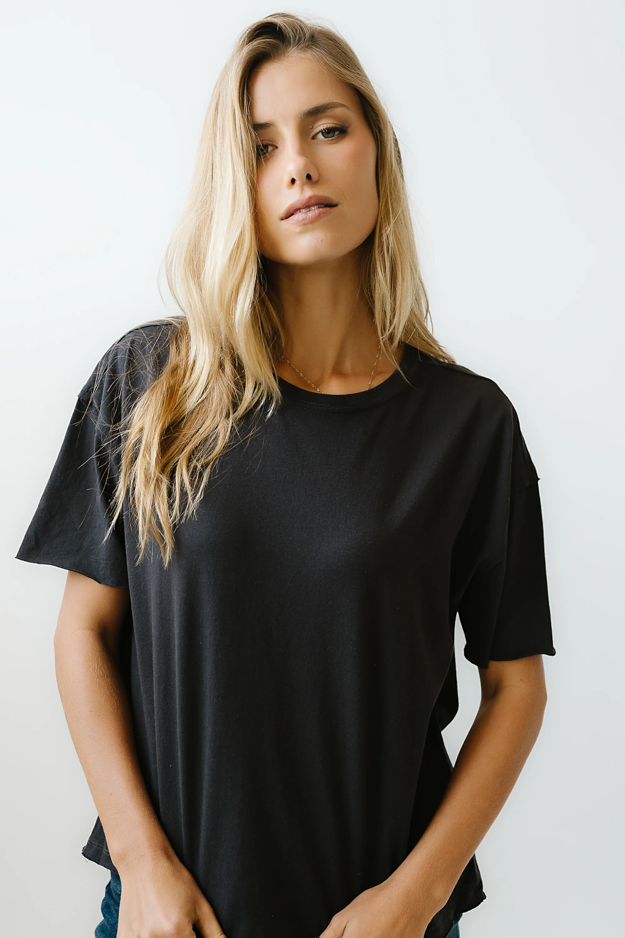 Abby Oversized Tee in Black - FINAL SALE - Image 4
