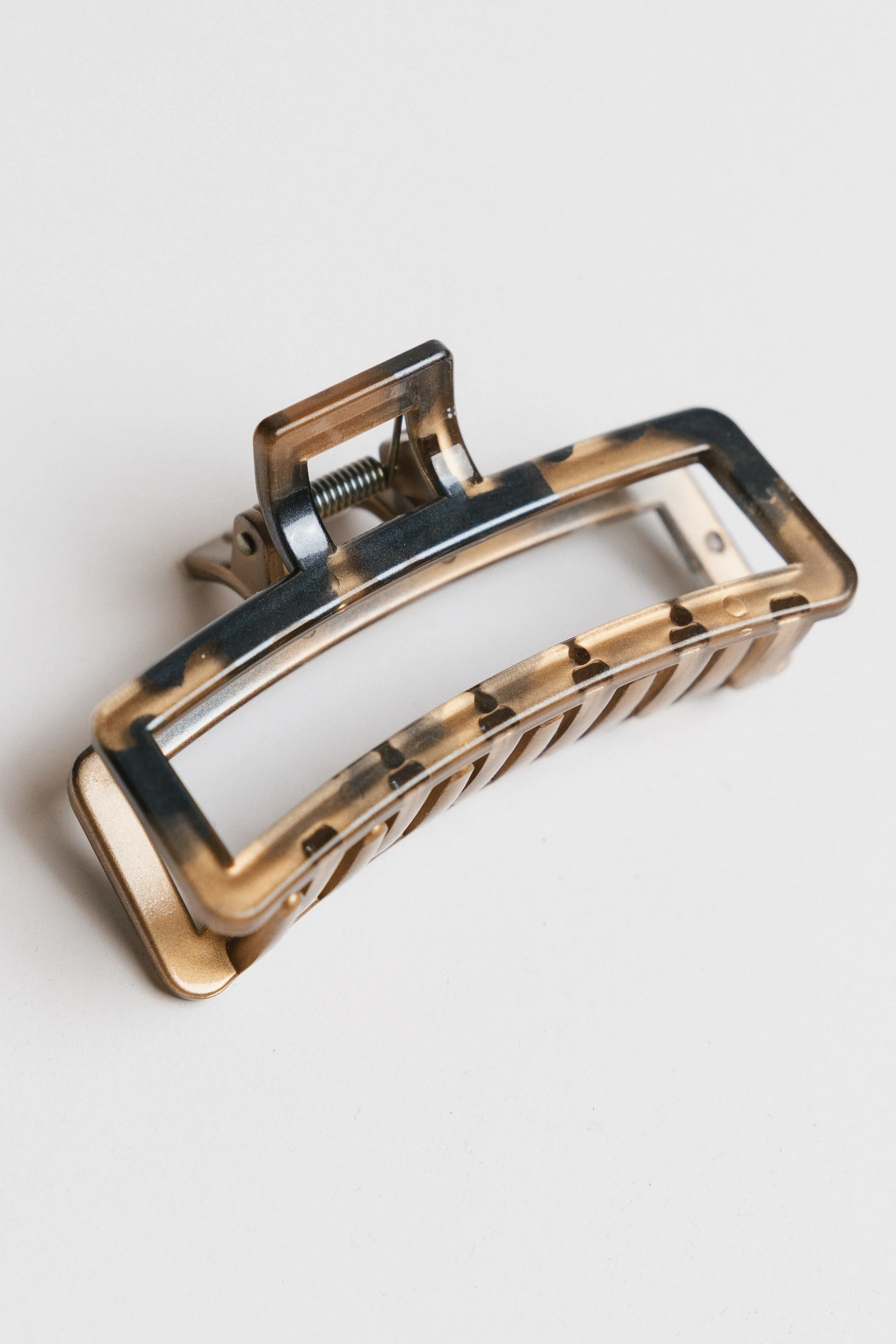 Abstract Cutout Claw Clip in Blue - Image 3