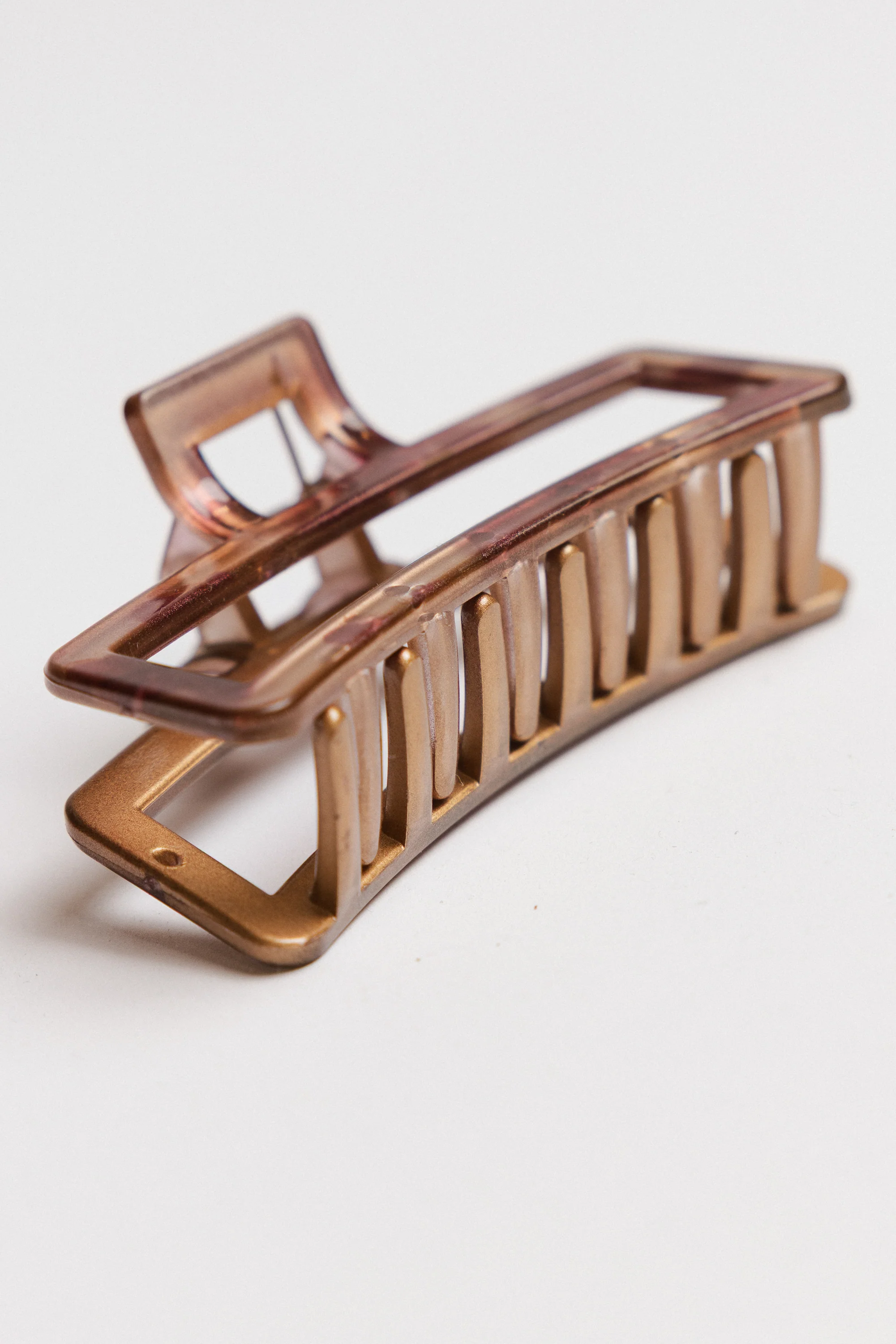 Abstract Cutout Claw Clip in Red - Image 3