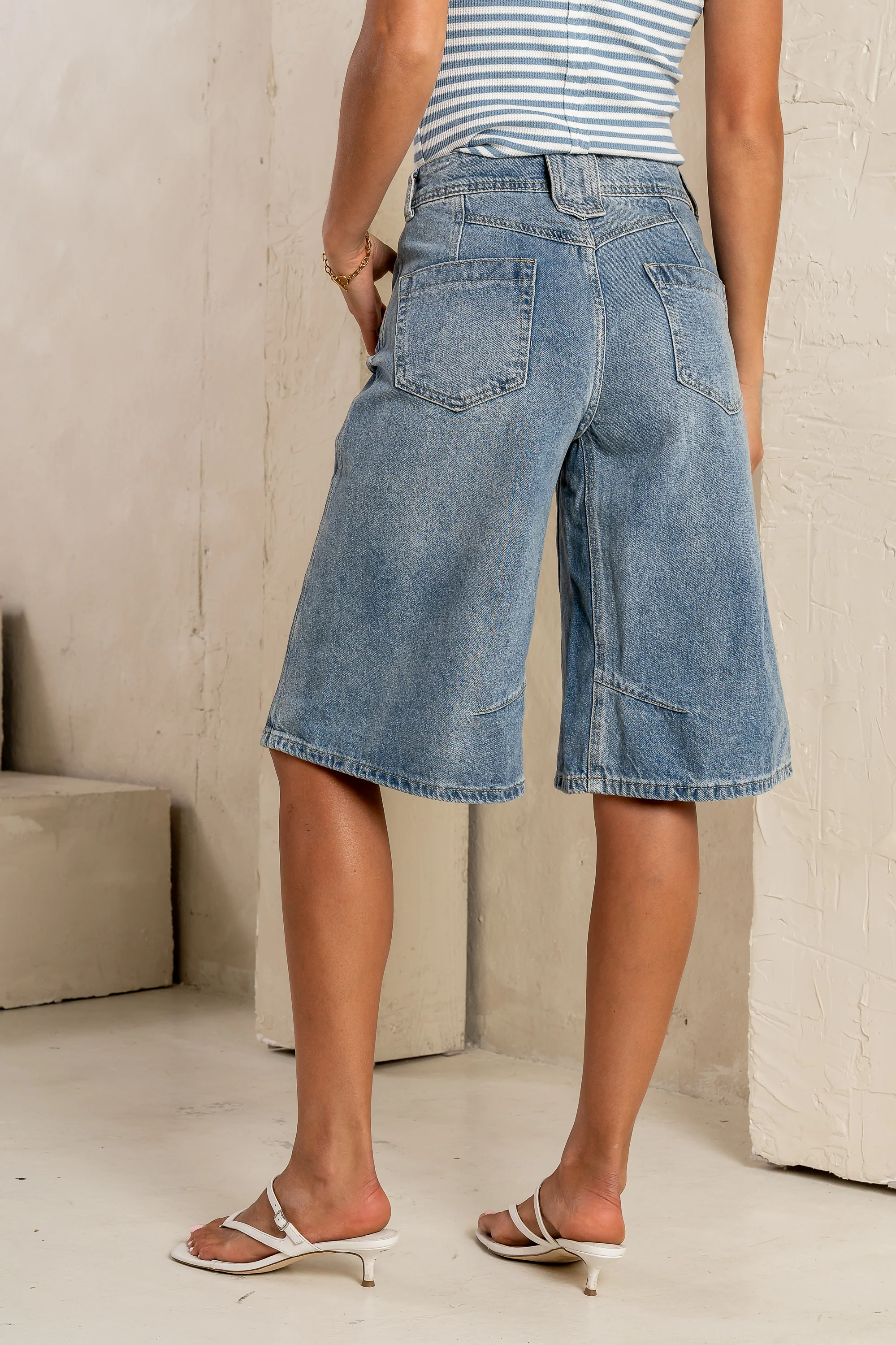 Alden Bermuda Shorts in Medium Wash - FINAL SALE - Image 5