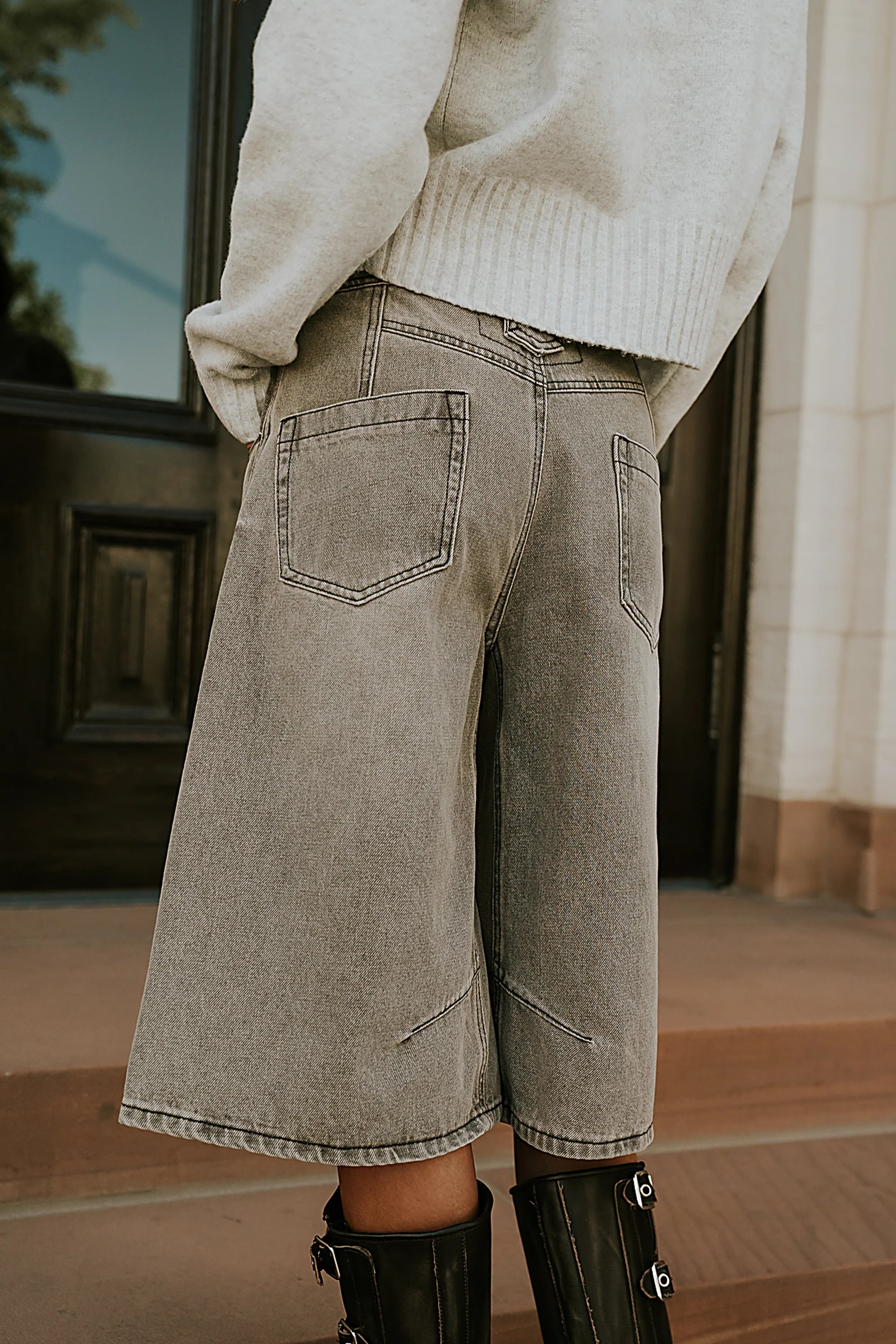 Alden Bermuda Shorts in Grey - Image 2