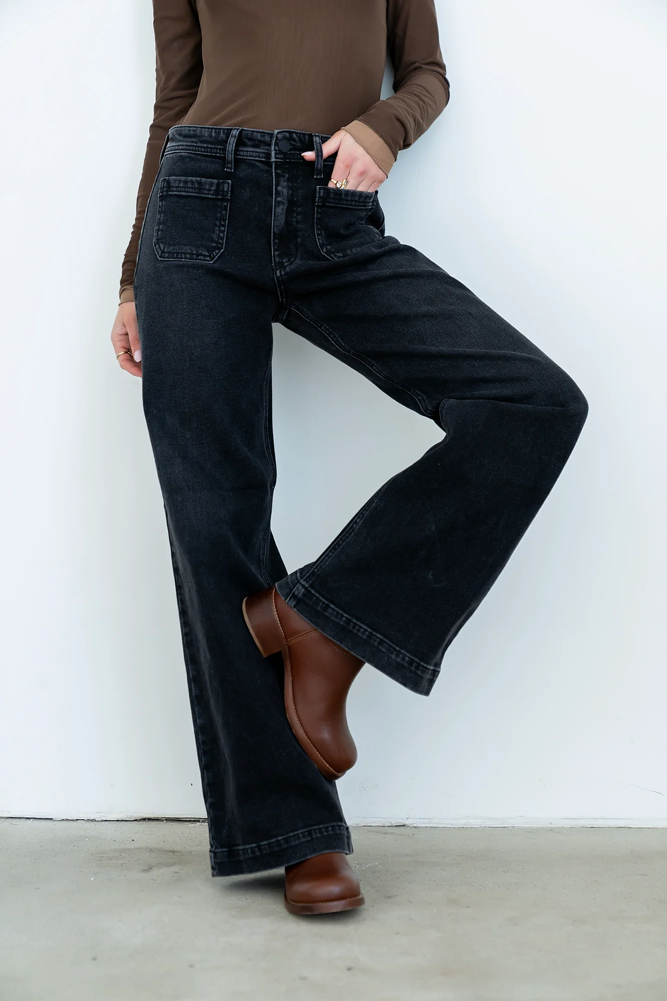 Alexia Wide Leg Jeans in Washed Black - Image 4