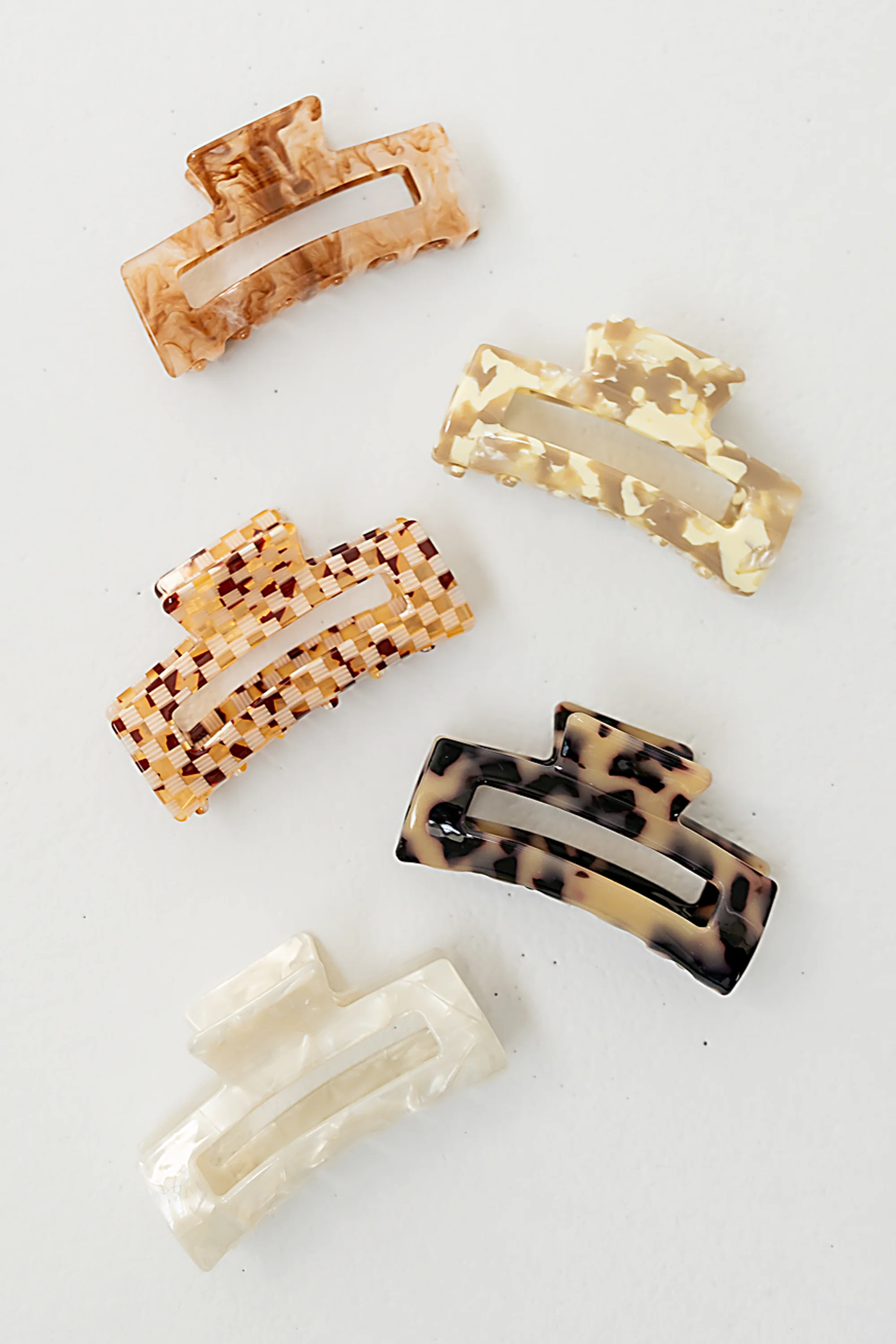 Allie Inlay Claw Clip in Tortoise - Image 2