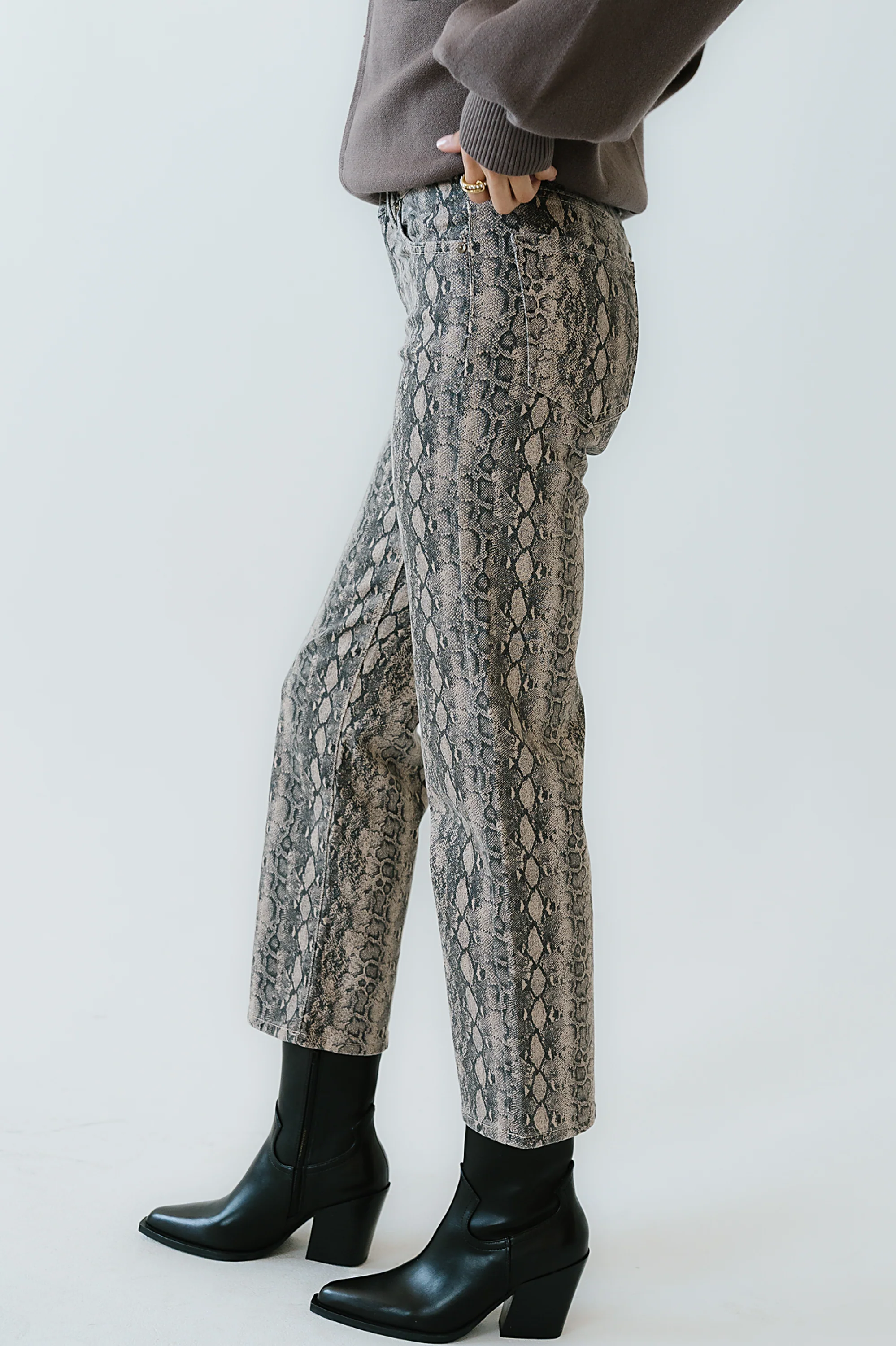 Ana Straight-Leg Jeans - FINAL SALE - Image 6