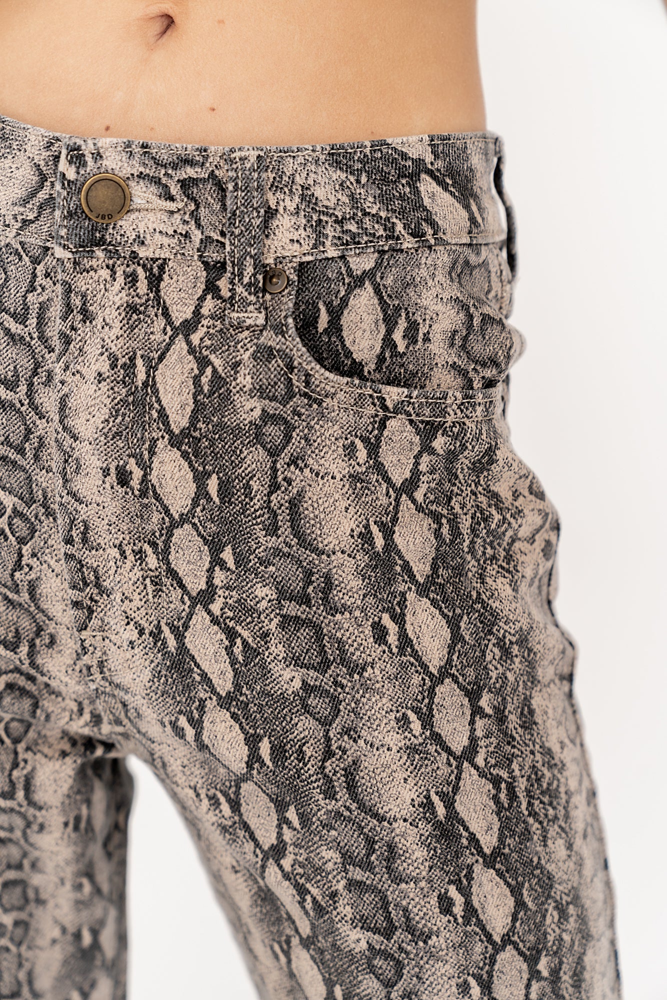 Ana Straight-Leg Jeans - FINAL SALE - Image 7