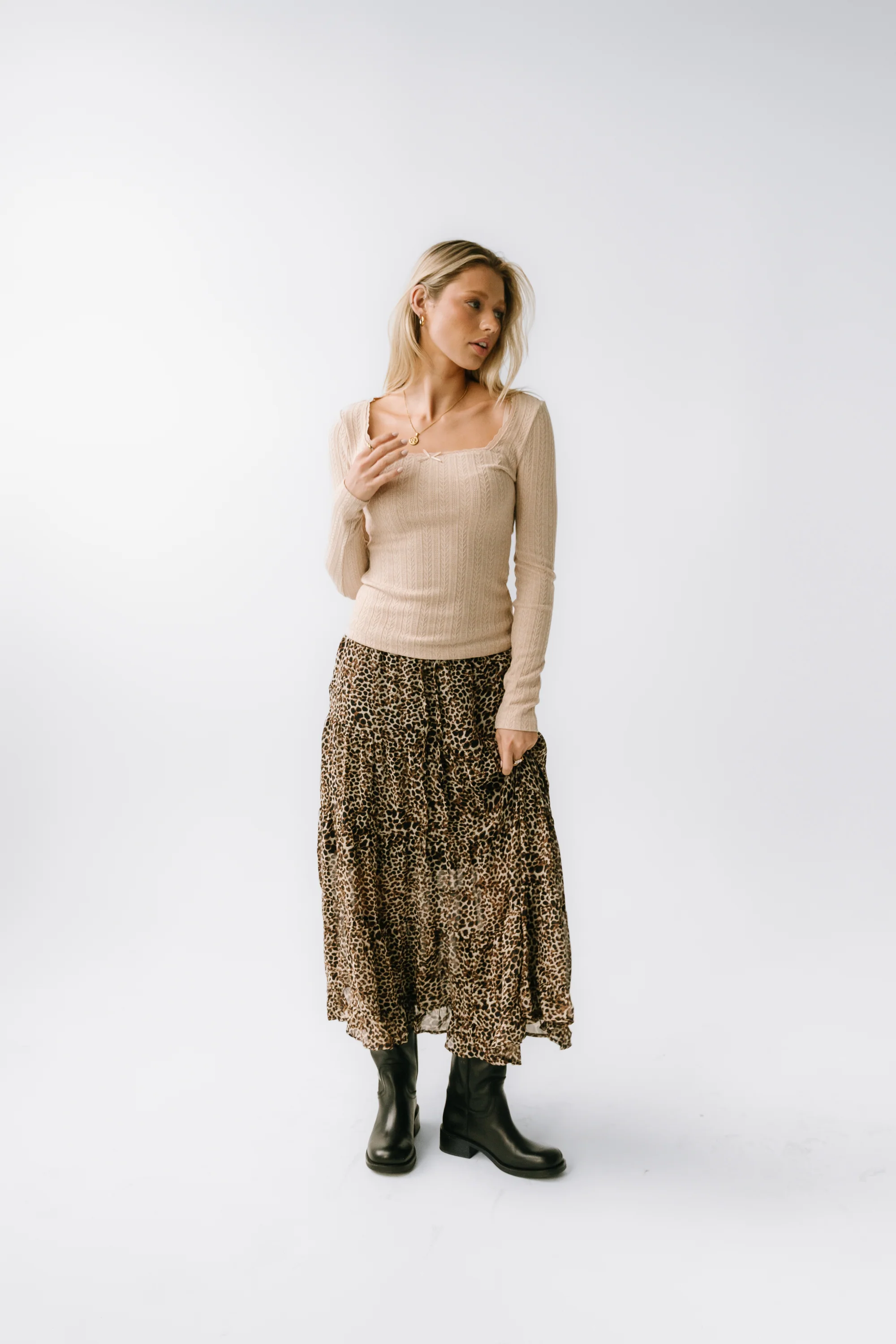 Andrea Knit Top in Taupe - Image 5