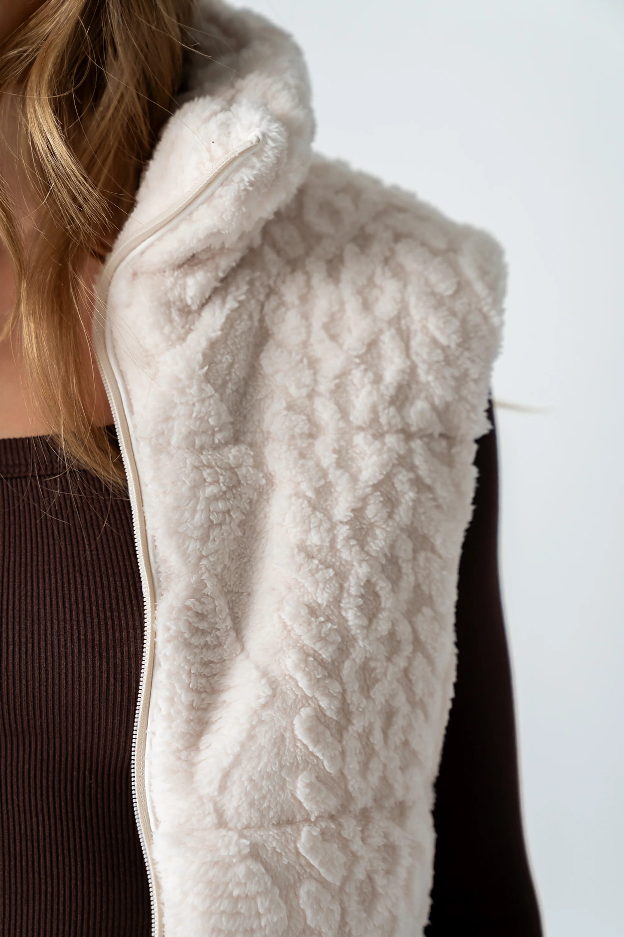Anthony Cable Knit Vest - Image 2