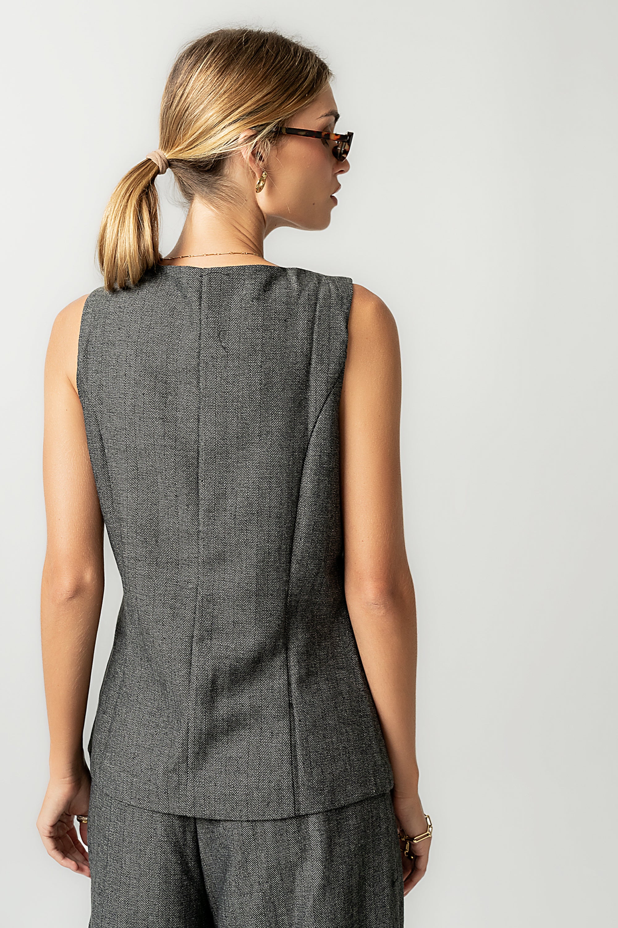 Arden Herringbone Vest - Image 8