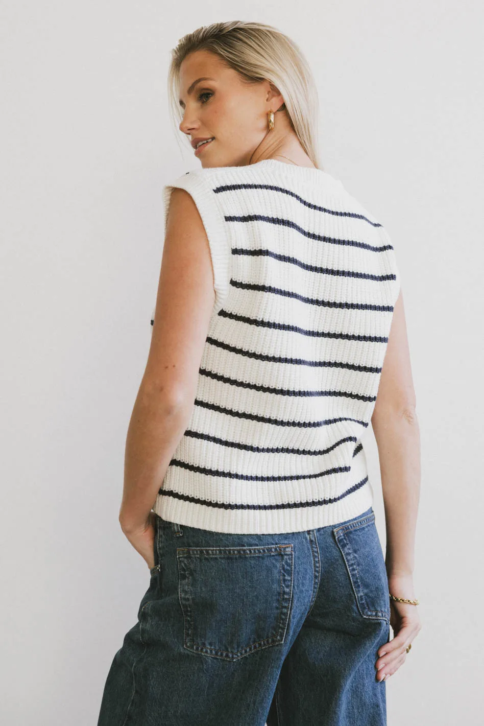 Ashen Sweater Vest in Navy - FINAL SALE - Image 3