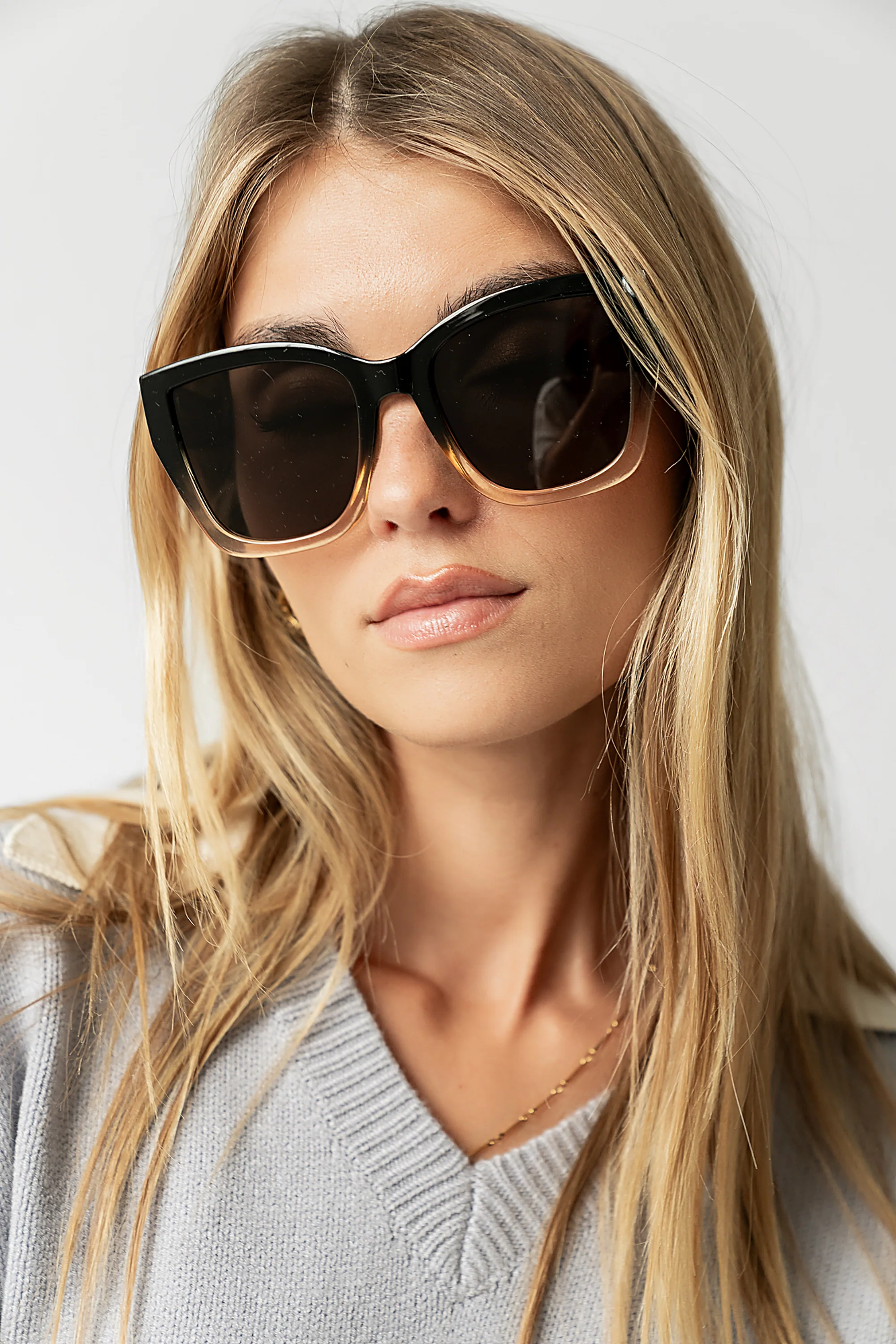 Aspen Oversized Sunglasses - Image 4