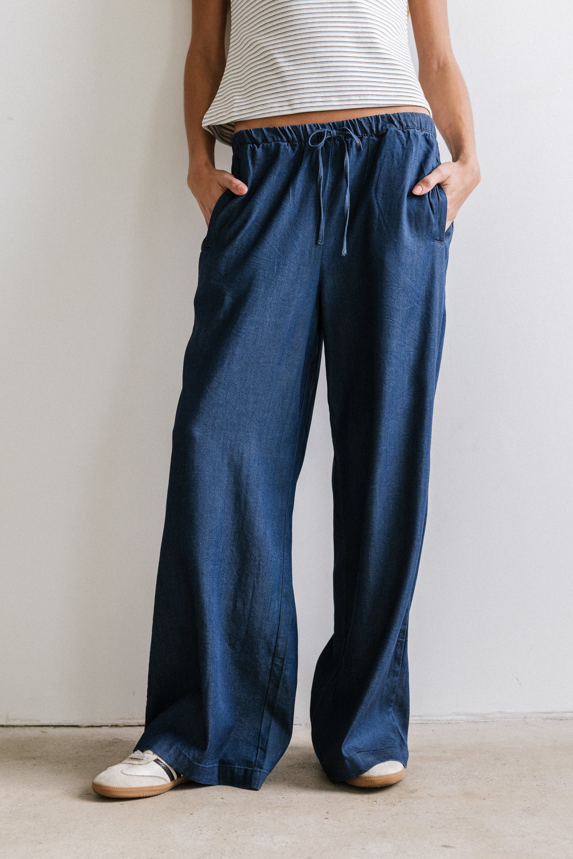 Banks Wide Leg Pants in Dark Wash - Image 3