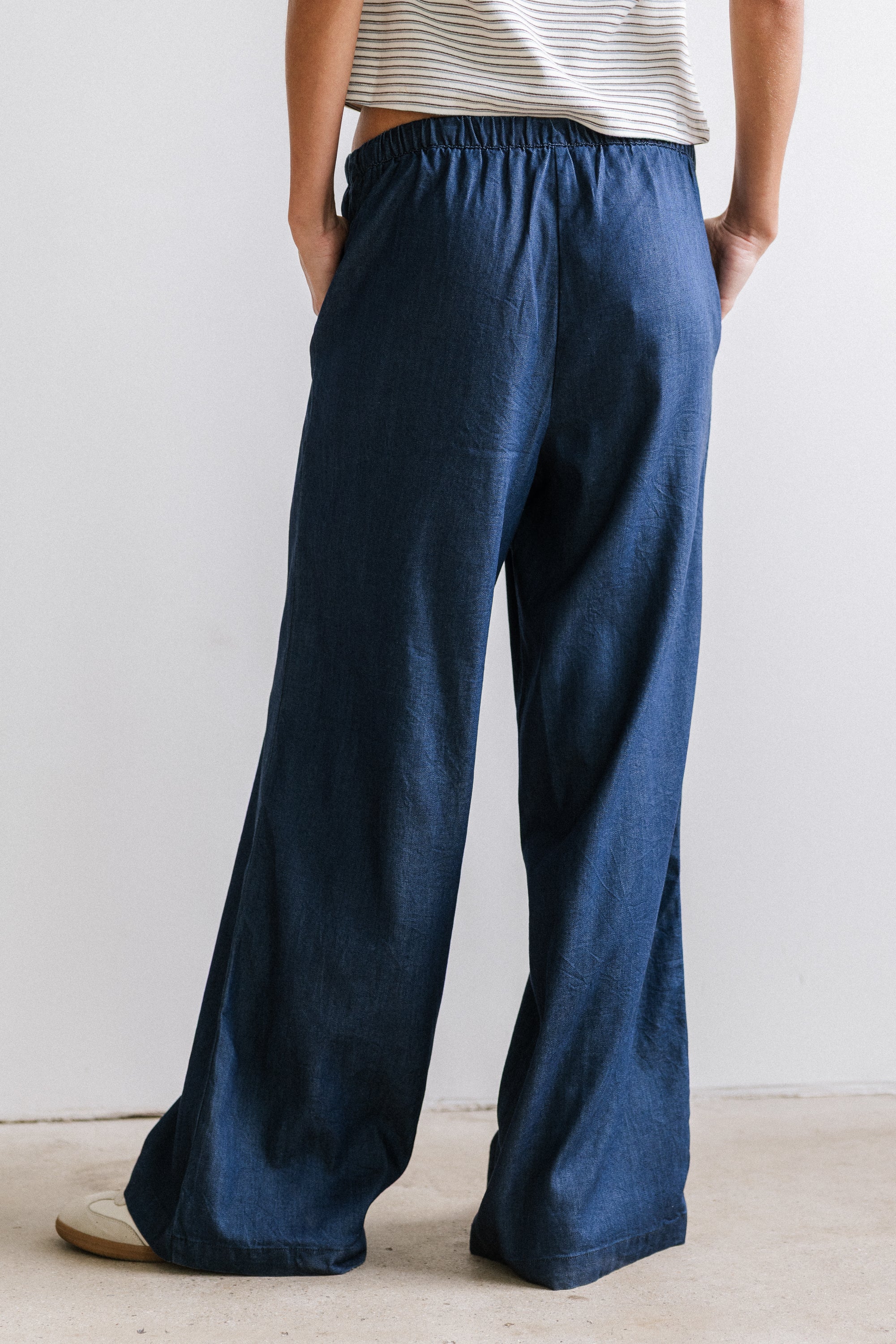 Banks Wide Leg Pants in Dark Wash - Image 4