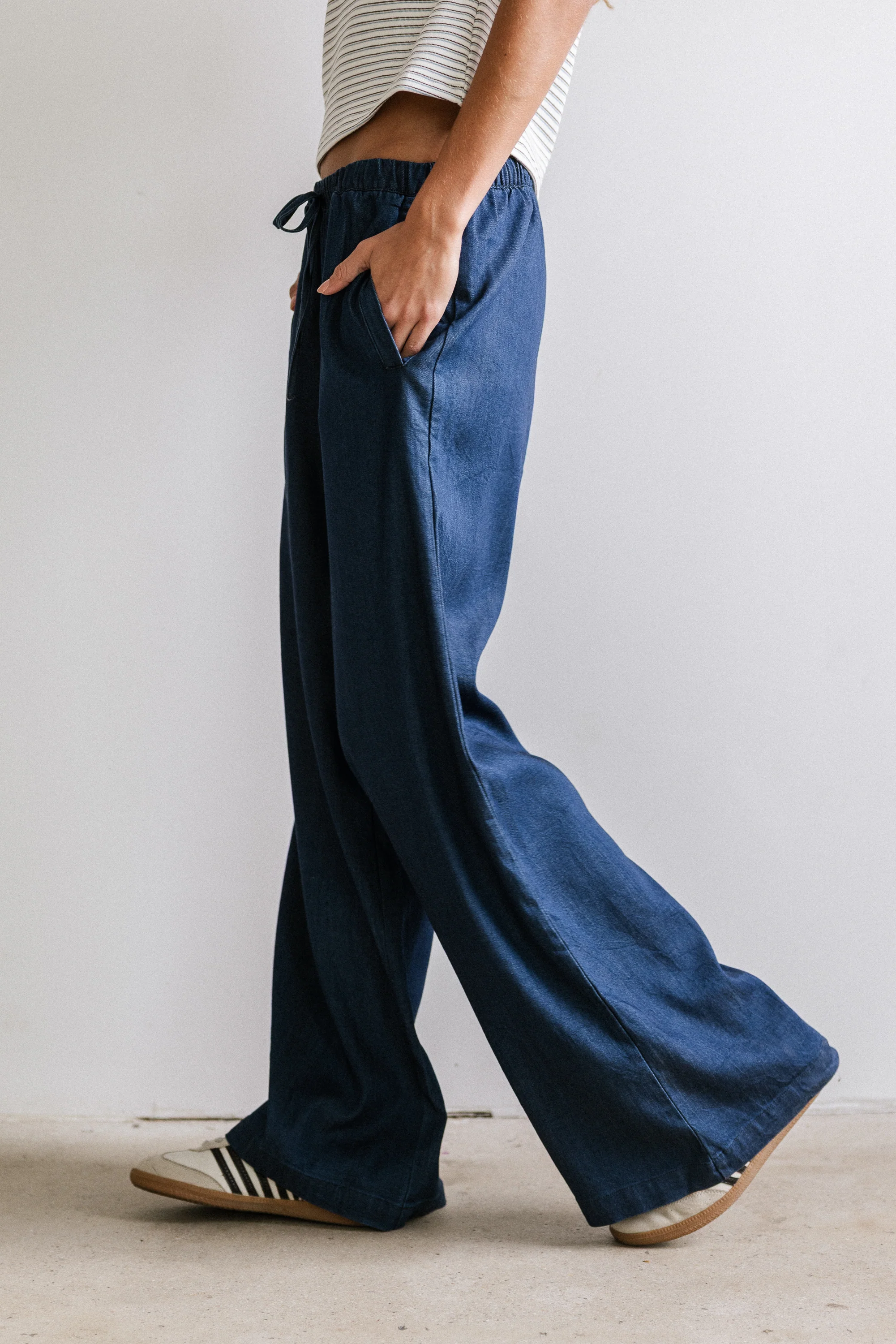 Banks Wide Leg Pants in Dark Wash - Image 5