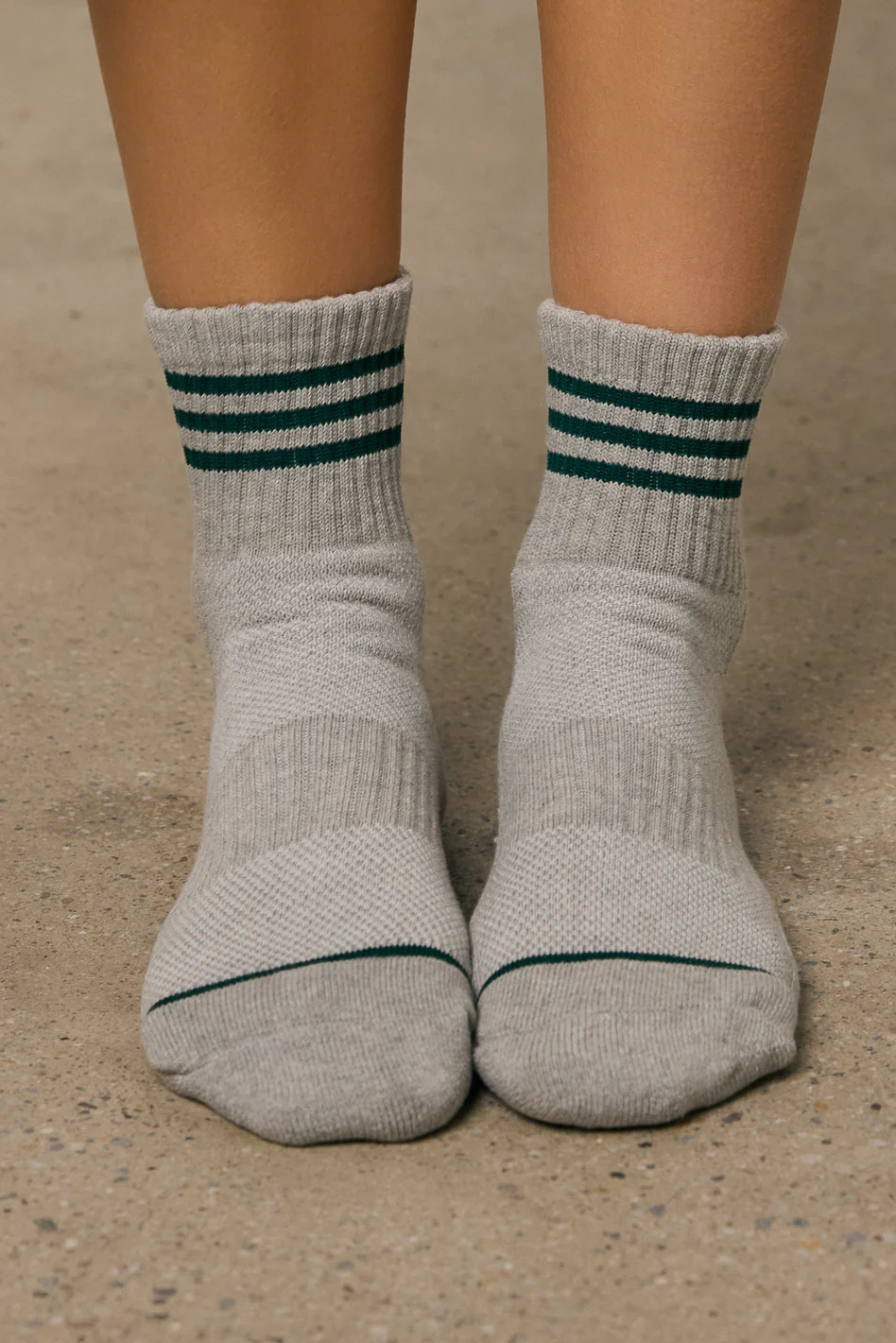 Basic Stripe Crew Sock in Grey