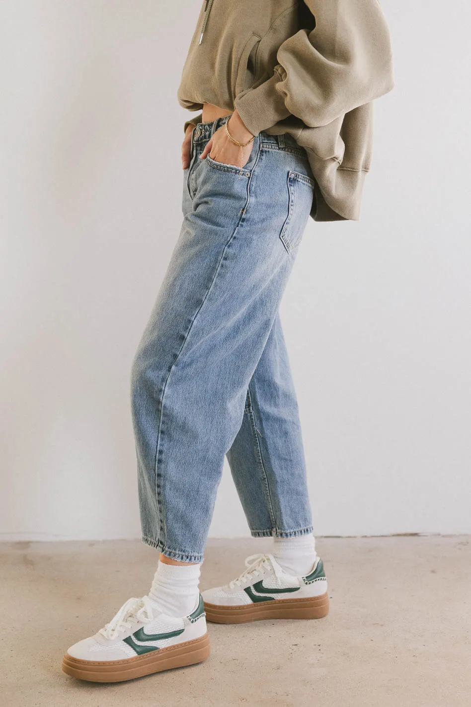 Bentlee Cropped Barrel Jeans in Medium Wash - FINAL SALE - Image 4
