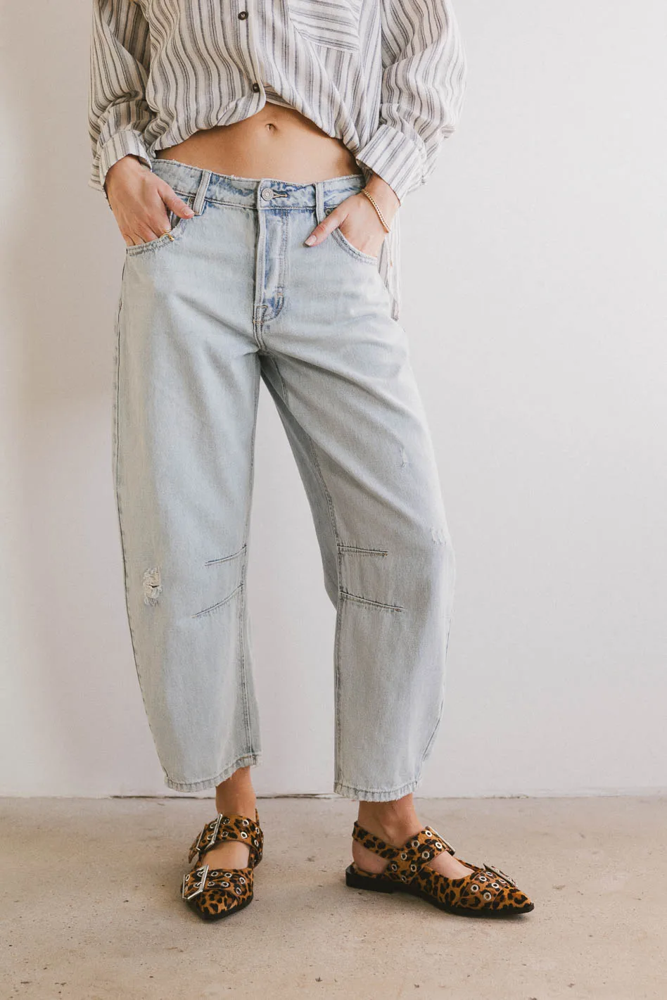 Bentlee Cropped Barrel Jeans in Light Wash - FINAL SALE - Image 5