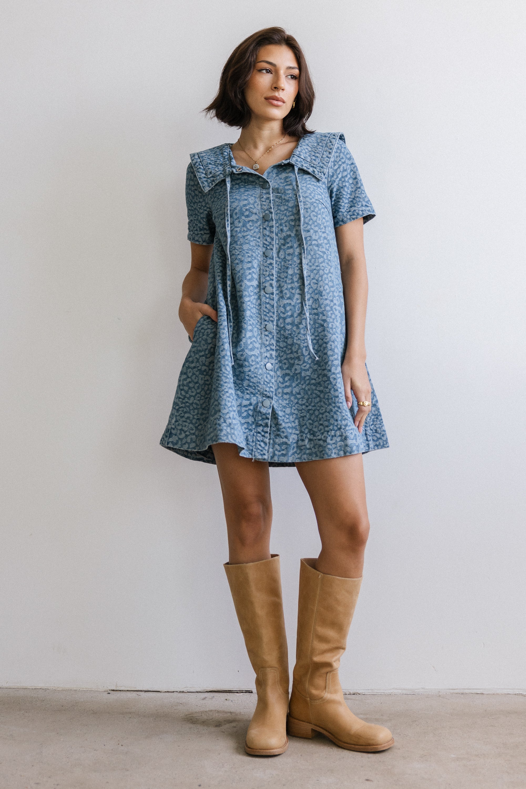 Camryn Collared Baby Doll Dress in Medium Wash - FINAL SALE - Image 2