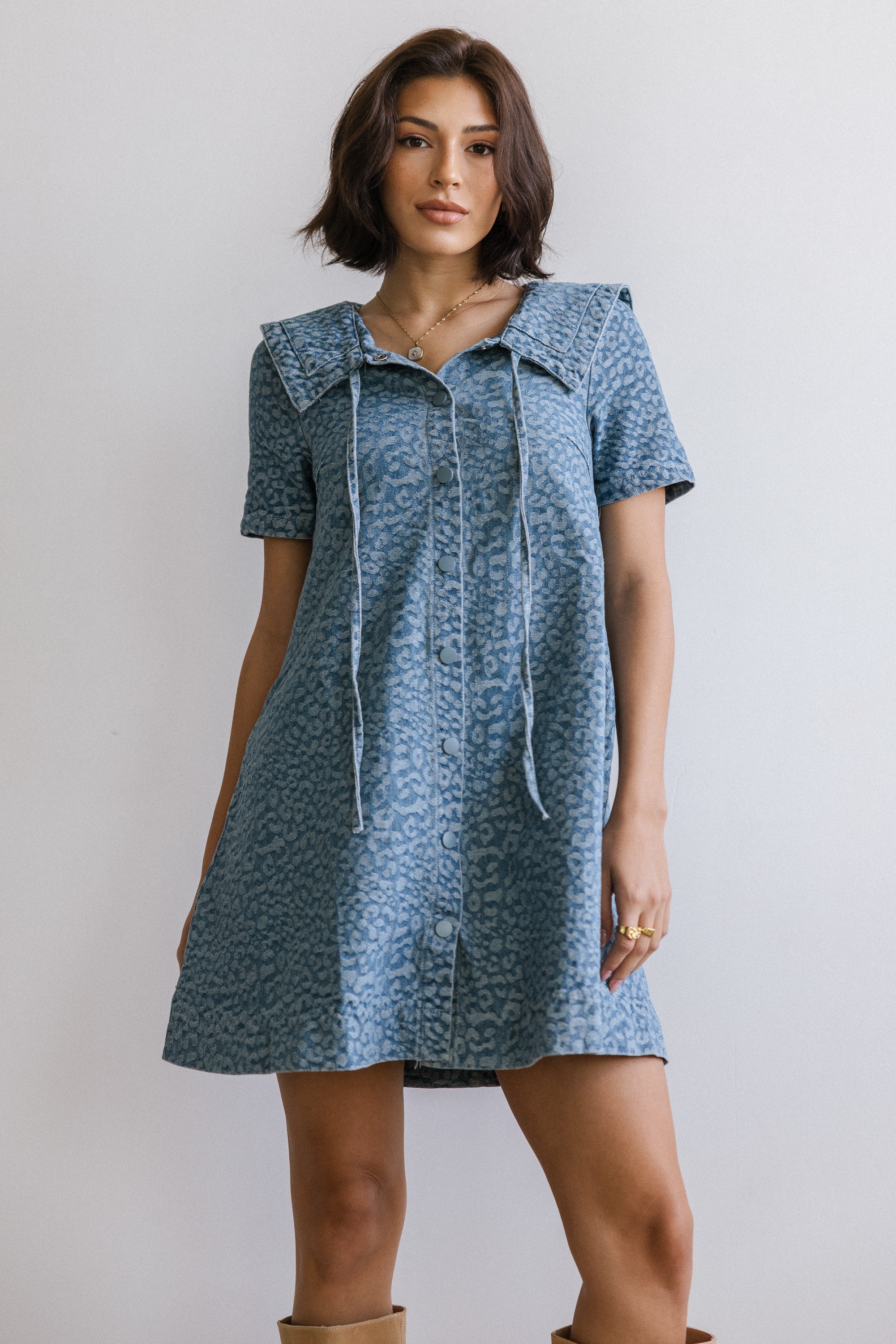 Camryn Collared Baby Doll Dress in Medium Wash - FINAL SALE - Image 3