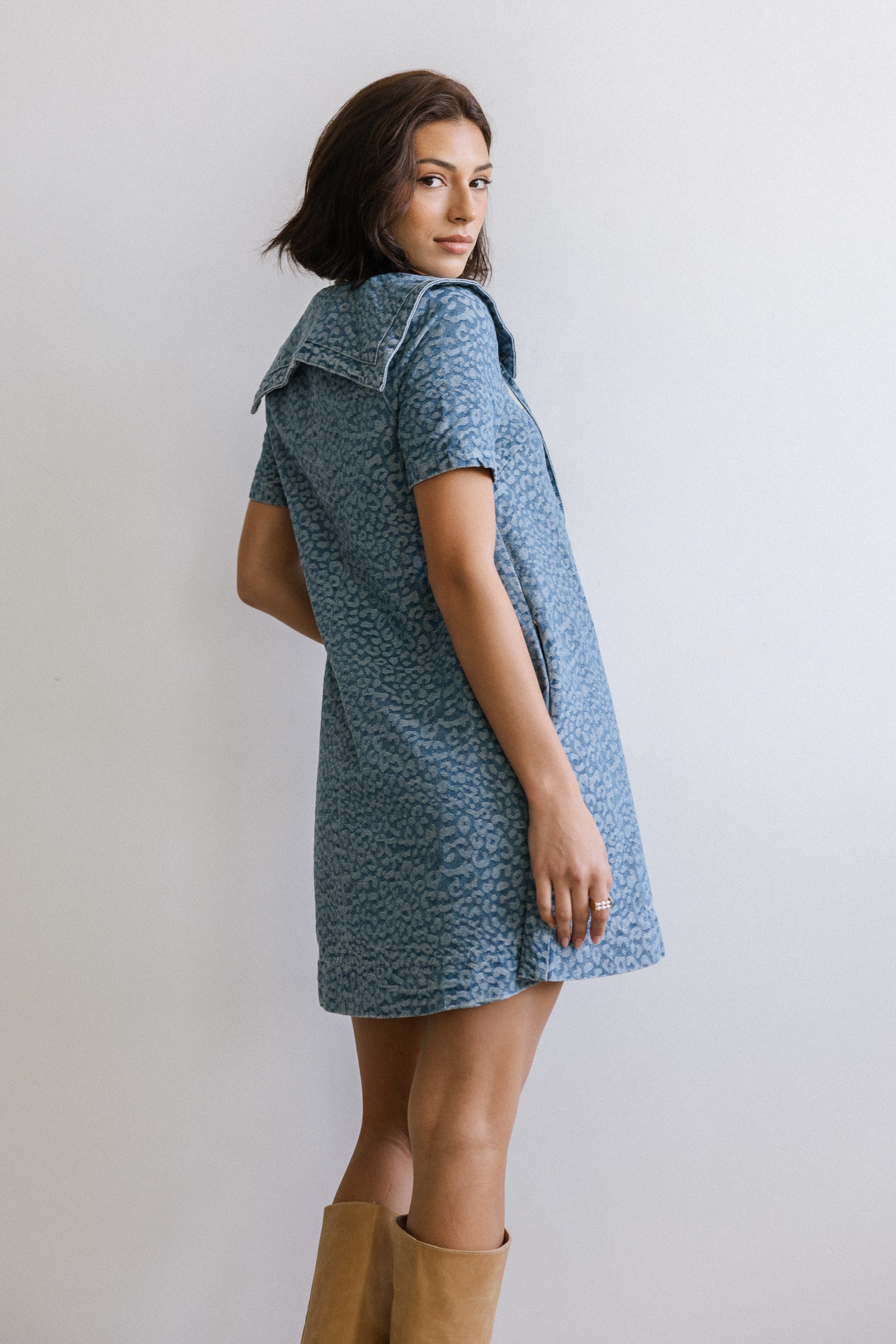 Camryn Collared Baby Doll Dress in Medium Wash - FINAL SALE - Image 4