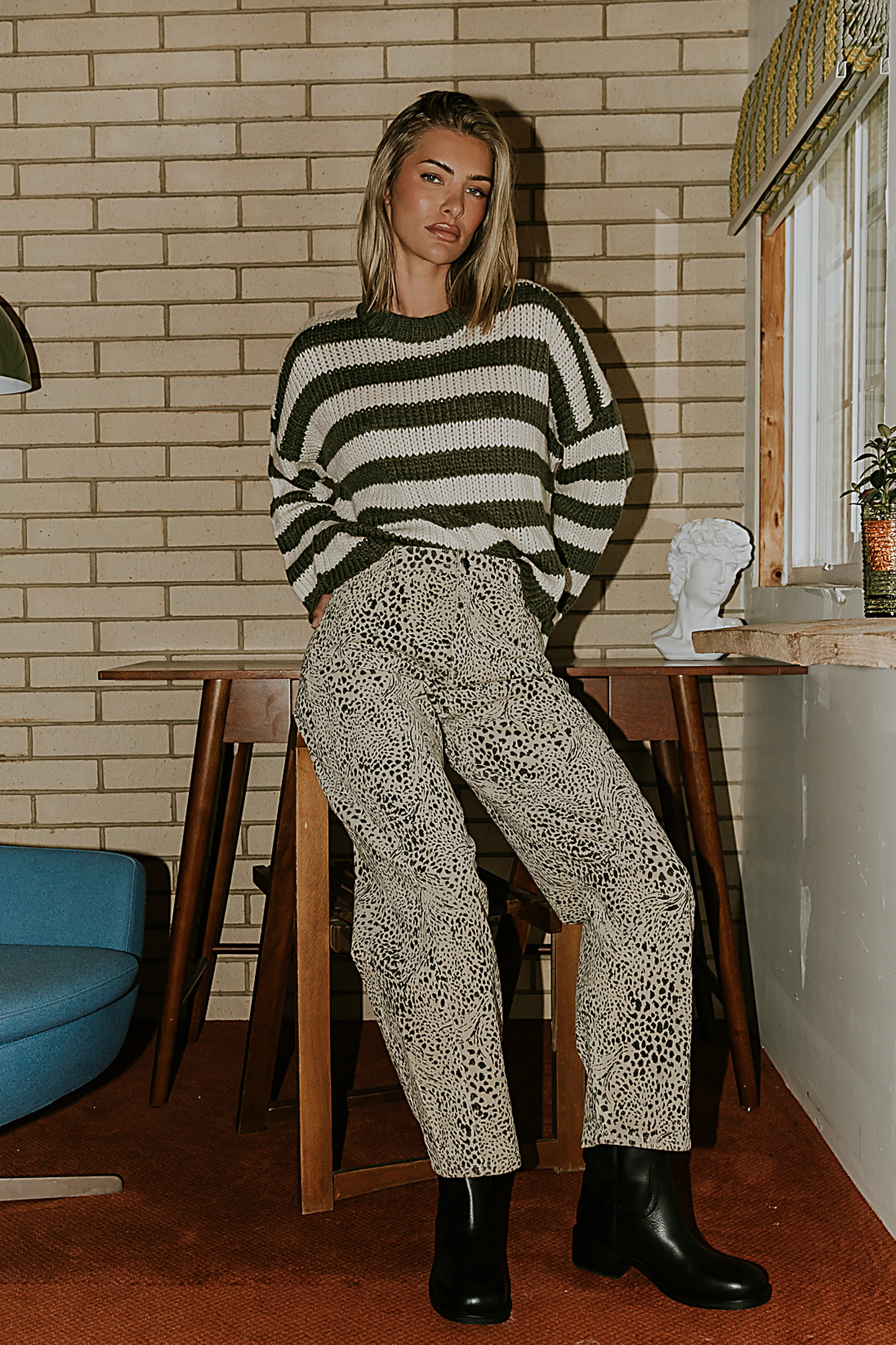 Charlie Corduroy Barrel Jeans - Image 4