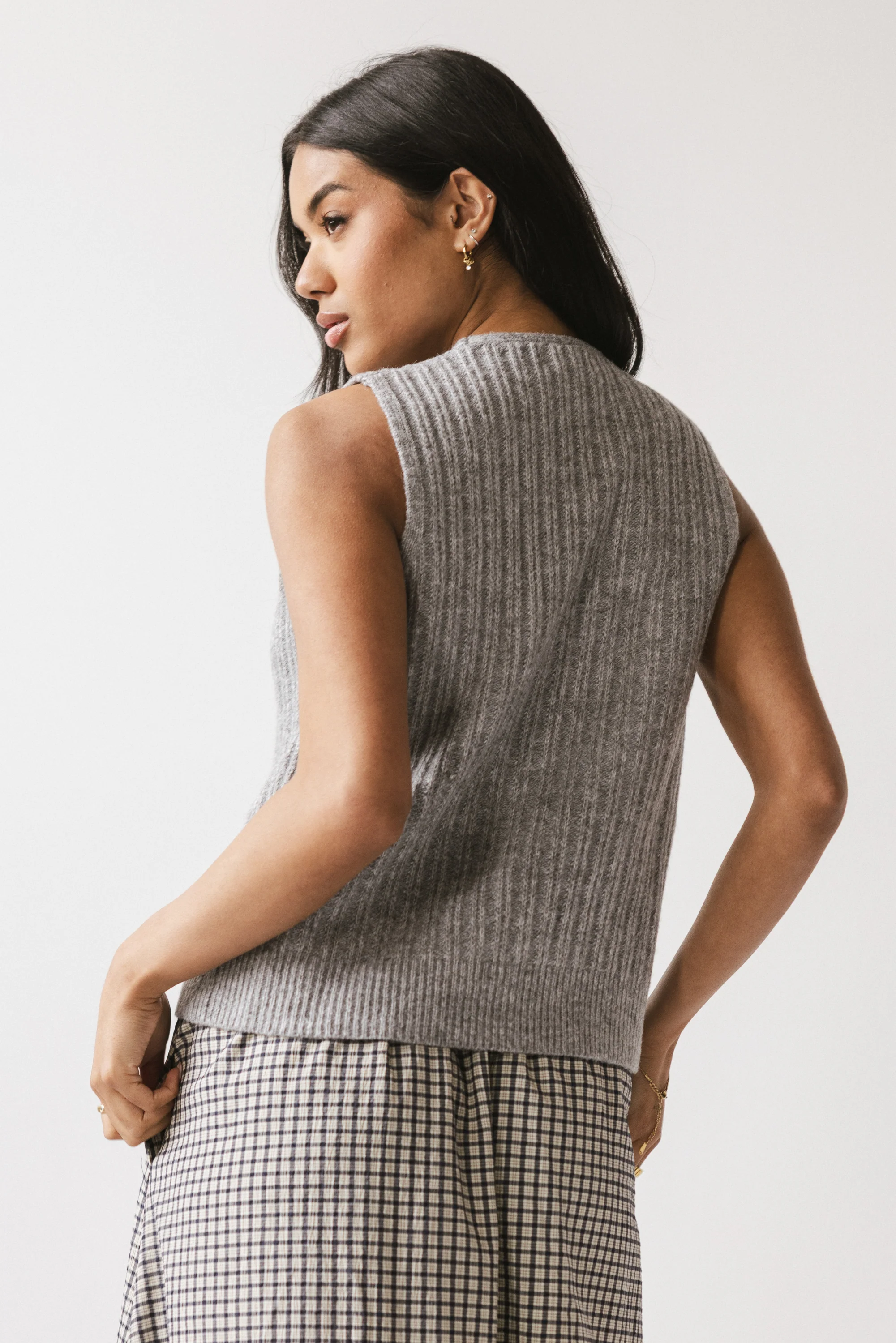Cindy Sweater Vest in Heather Grey - FINAL SALE - Image 3