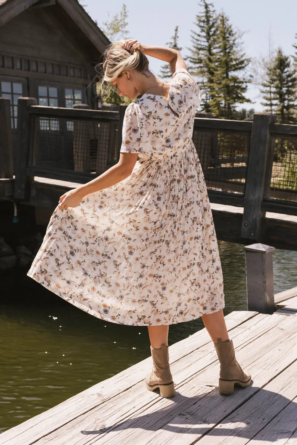 Delilah Pleated Midi Dress - FINAL SALE - Image 4