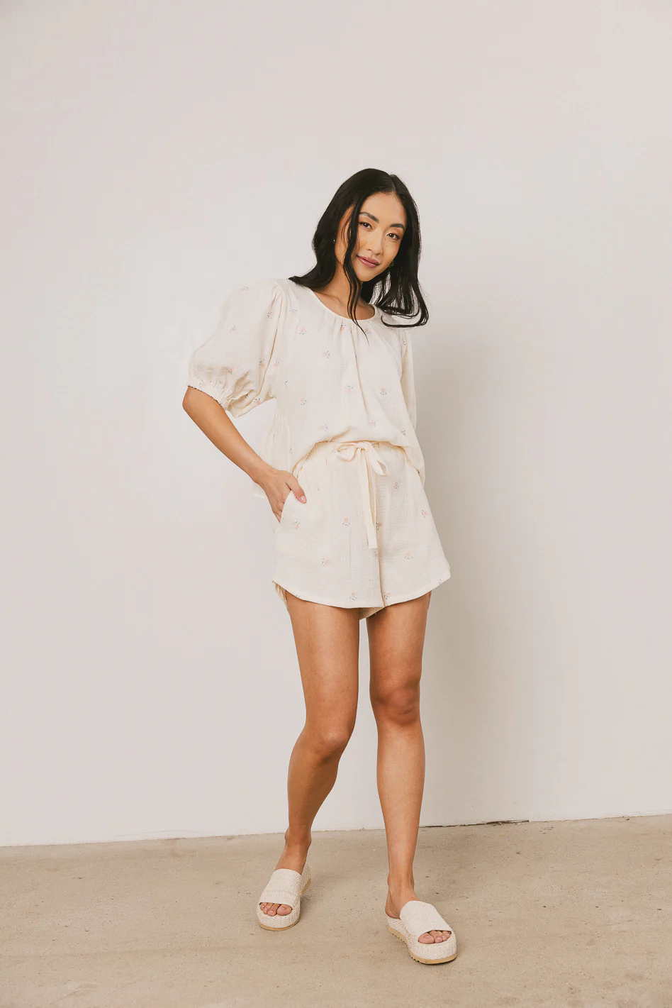 Elia Floral Shorts in Beige - FINAL SALE - Image 3