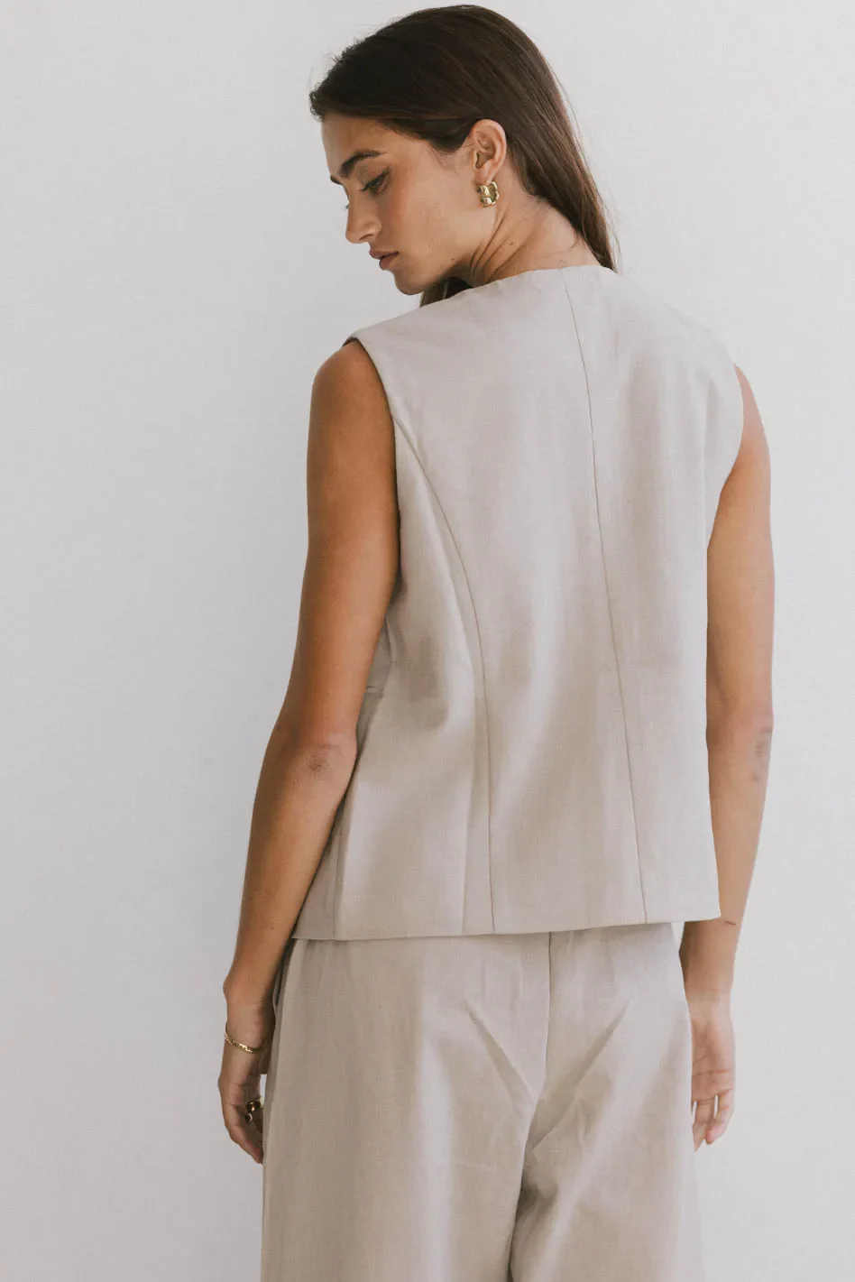 Eslyn Oversized Vest in Taupe - FINAL SALE - Image 4
