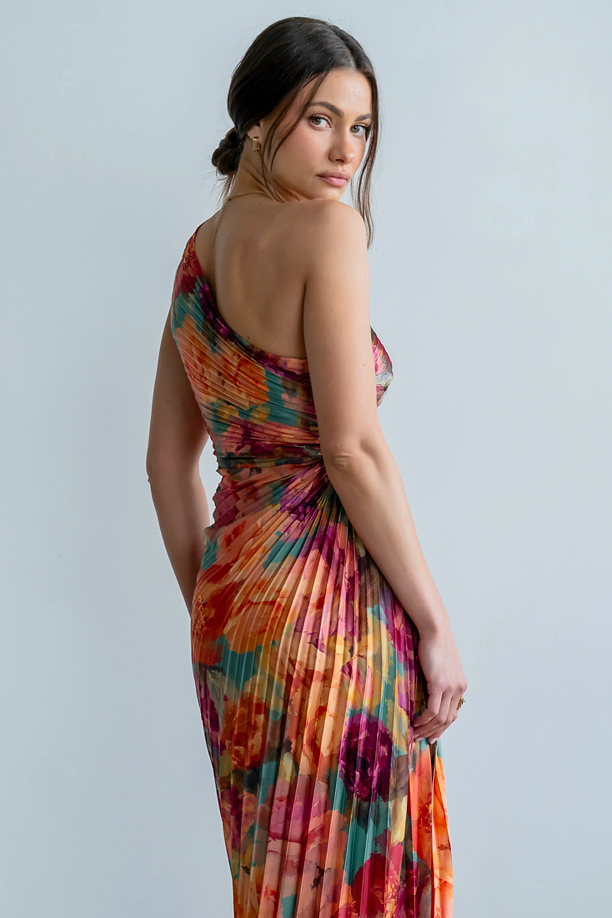 Asymmetrical Pleated Maxi Dress in Multi - Image 3