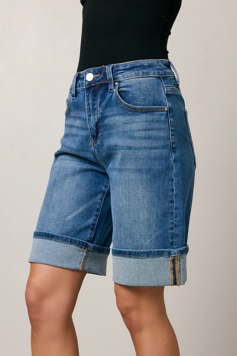 Gianna Cuffed Bermuda Shorts - FINAL SALE - Image 4