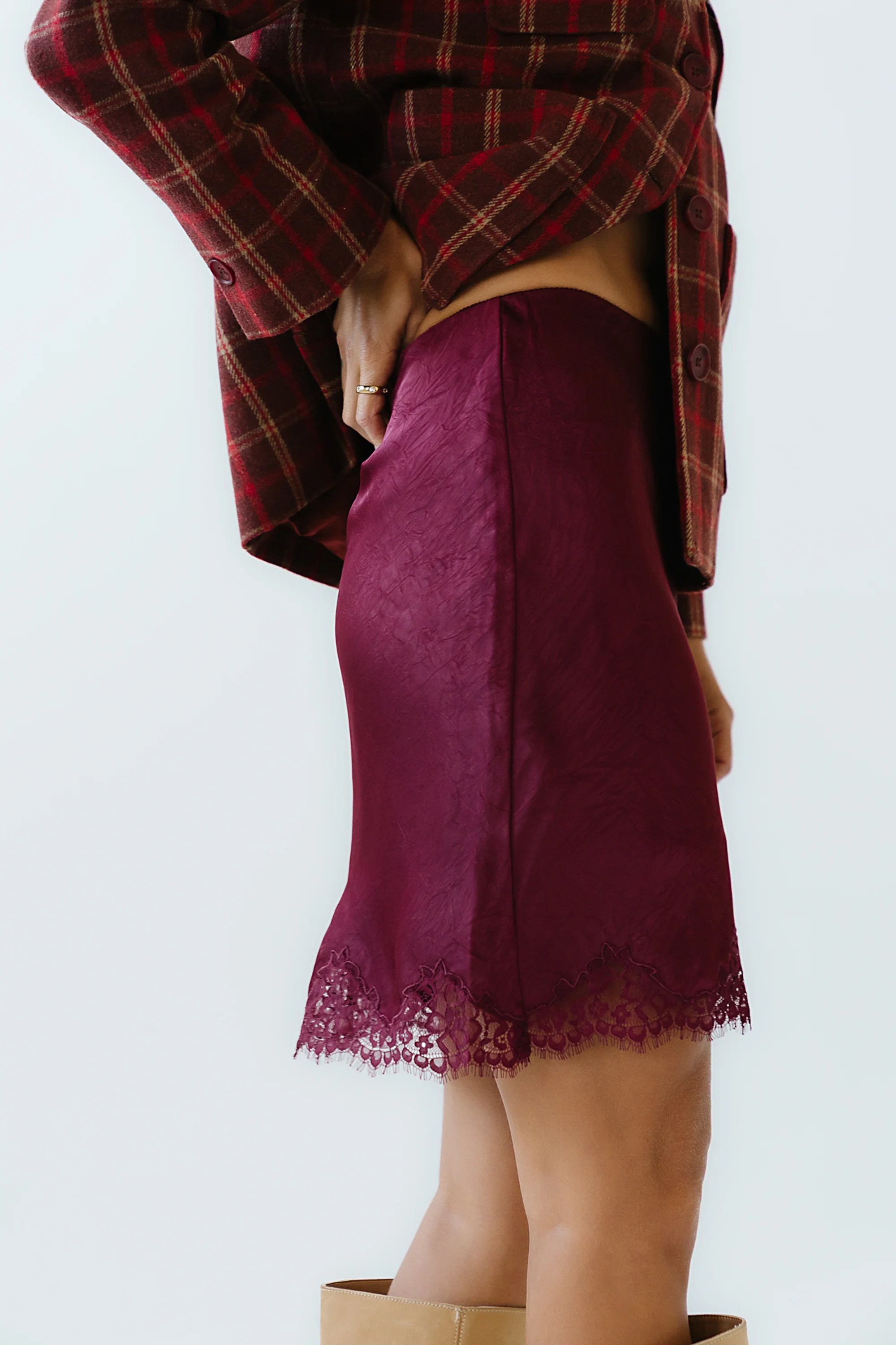 Harper Lace Trim Mini Skirt in Wine - FINAL SALE - Image 6