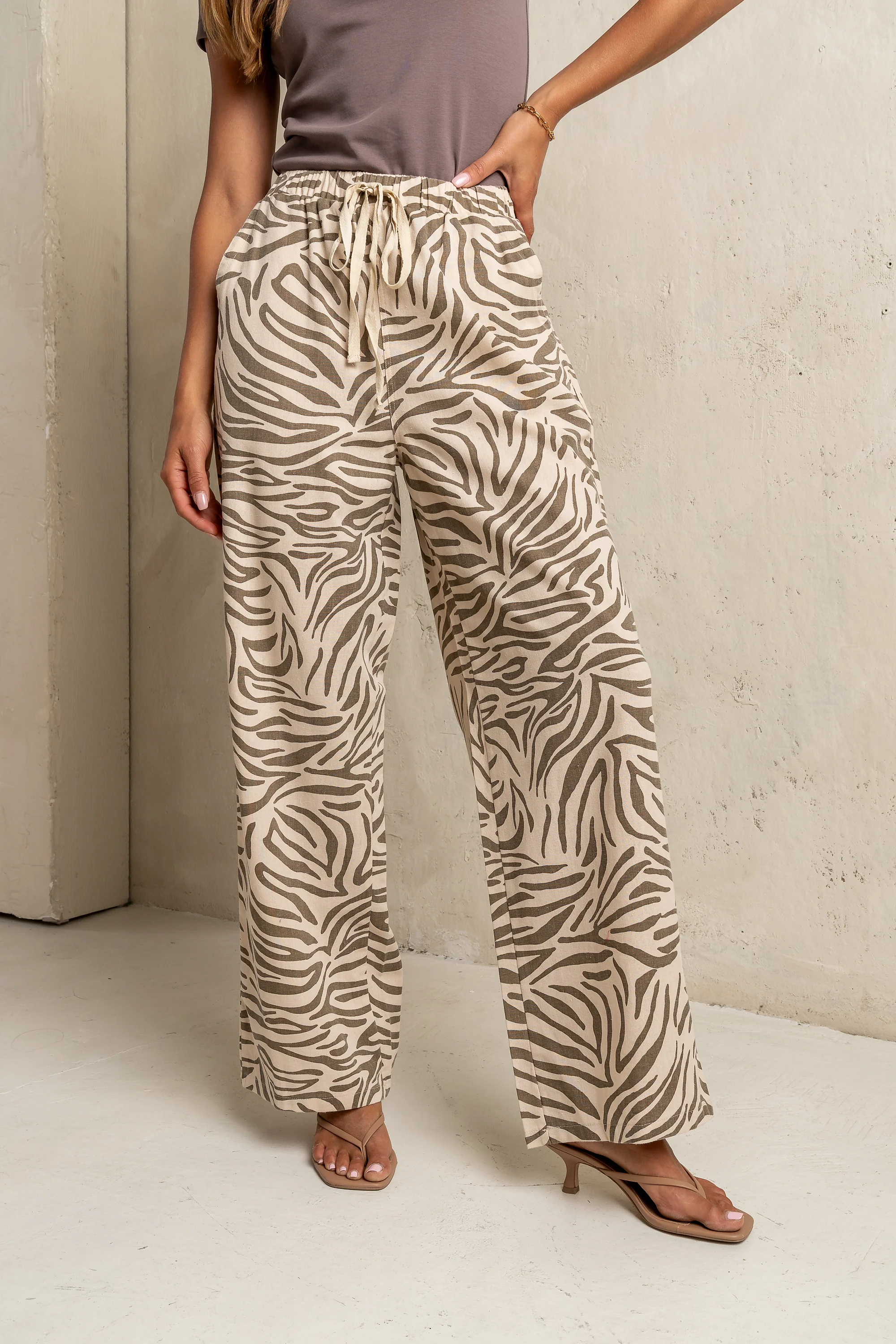 Hazel Abstract Linen Pants - FINAL SALE - Image 3