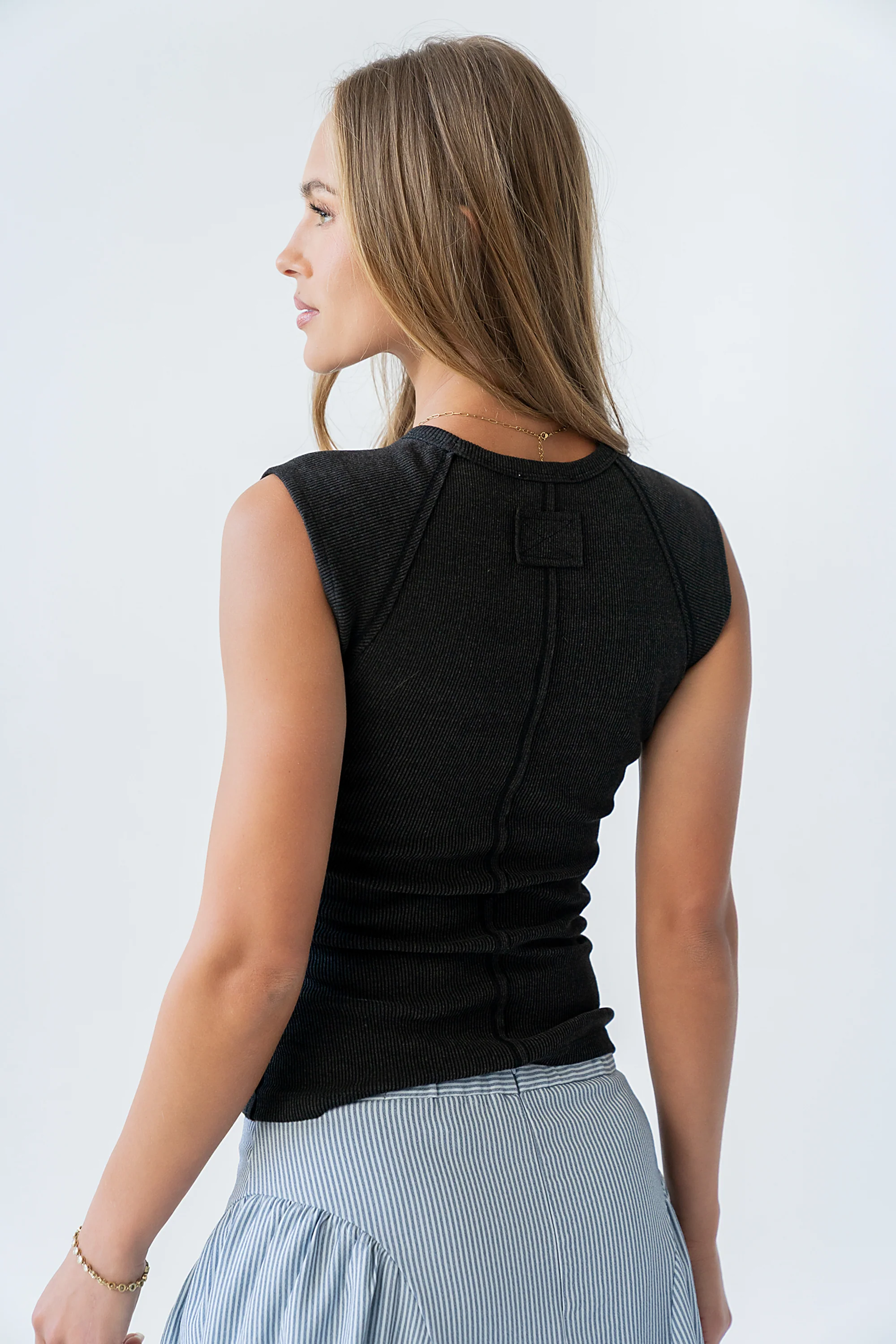 Huxley Tank in Black - Image 4