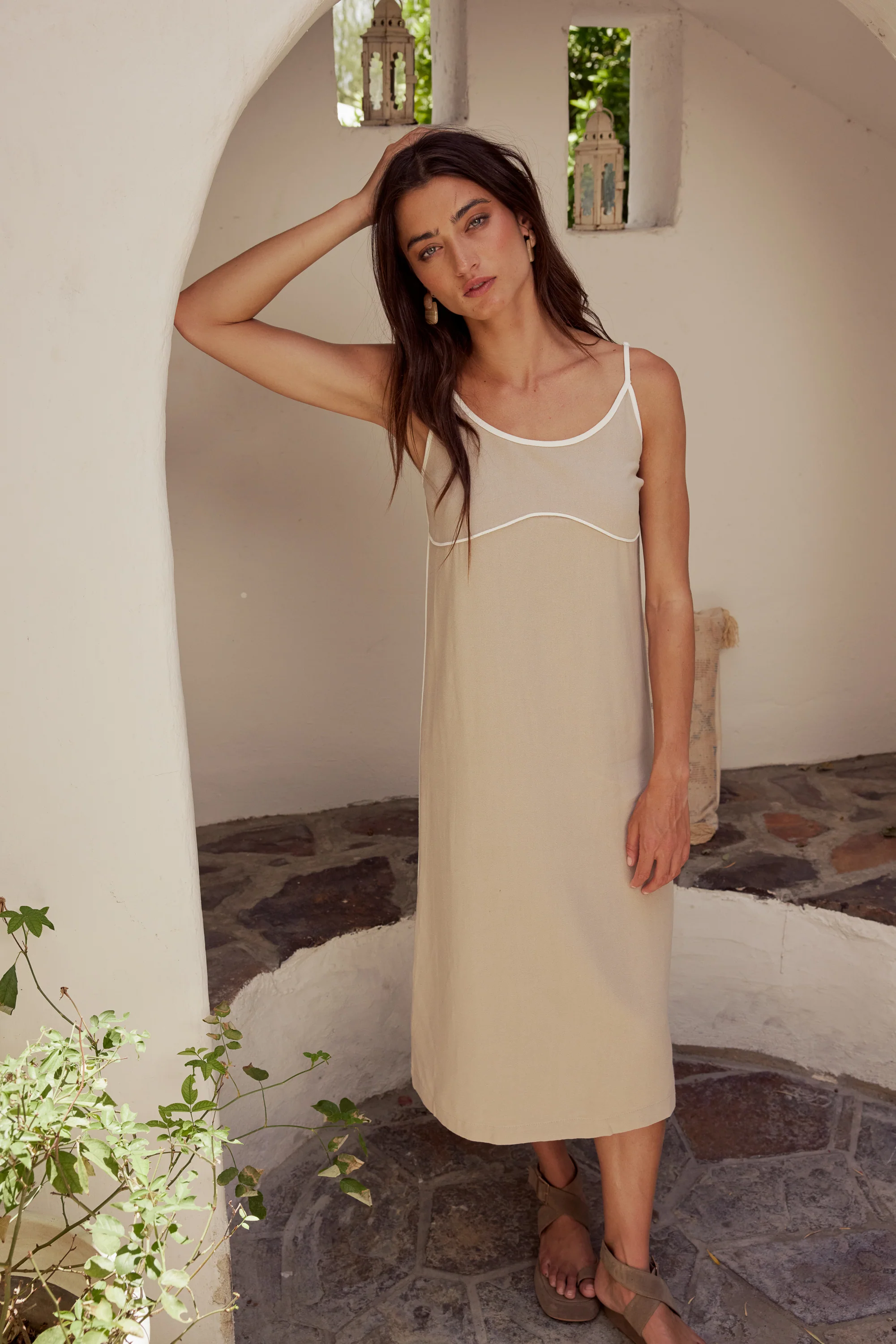 Joanna Contrast Midi Dress in Taupe - FINAL SALE - Image 2