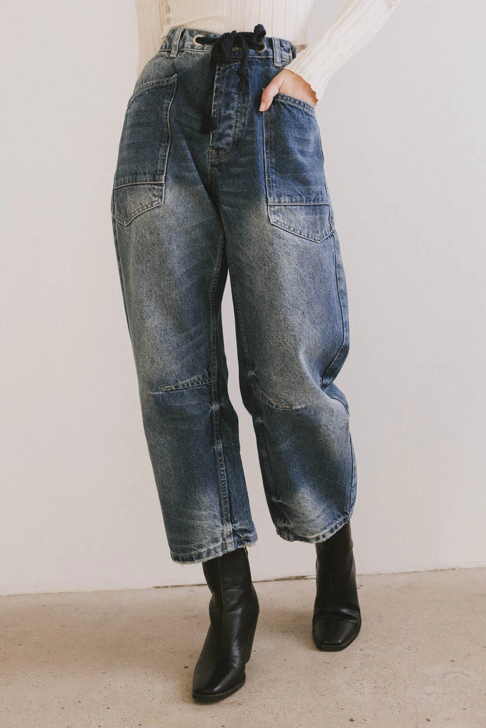 Jocelyn Barrel Jeans in Medium Wash - FINAL SALE - Image 3