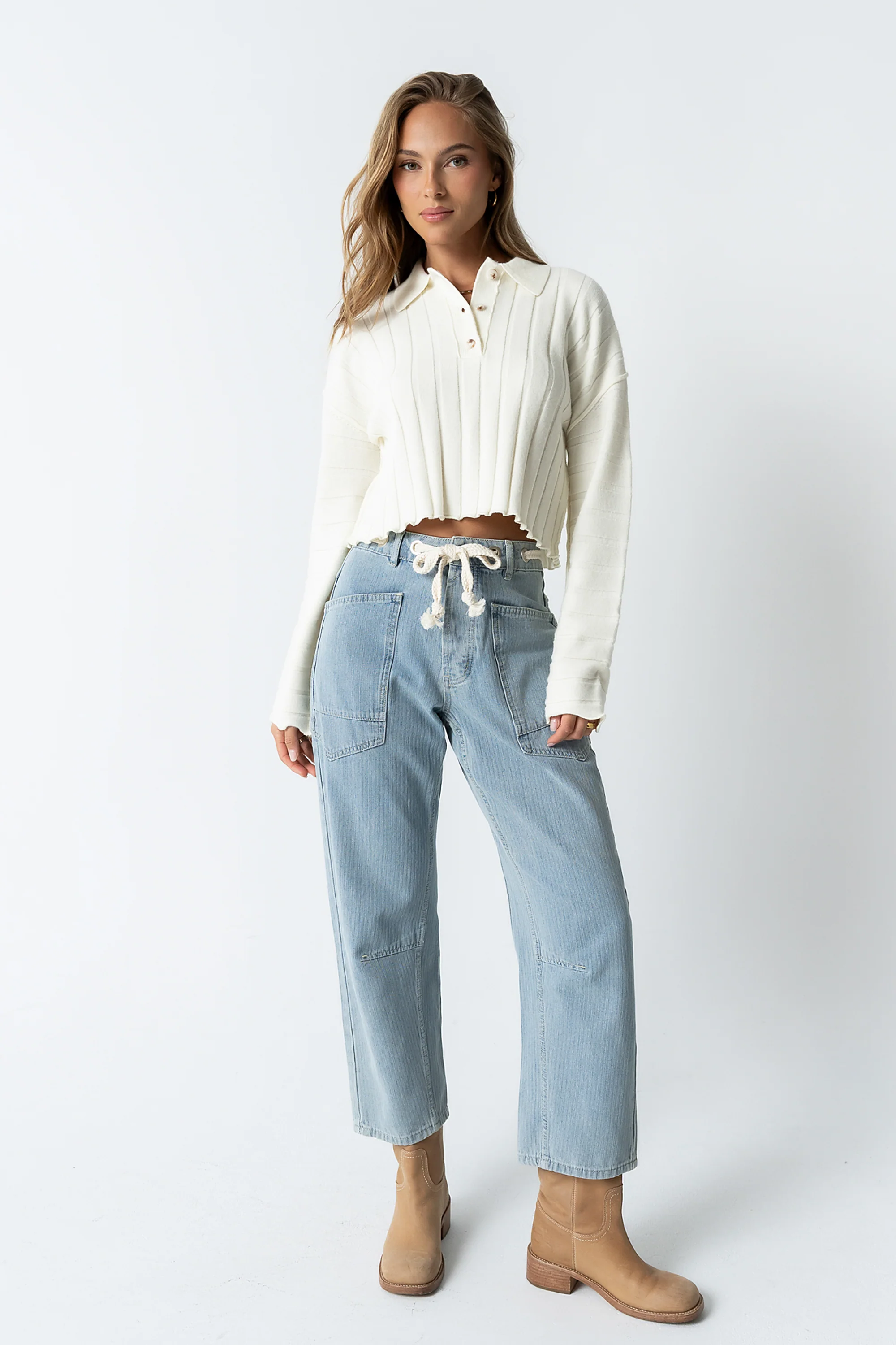 Jocelyn Barrel Jeans in Light Wash - Image 5