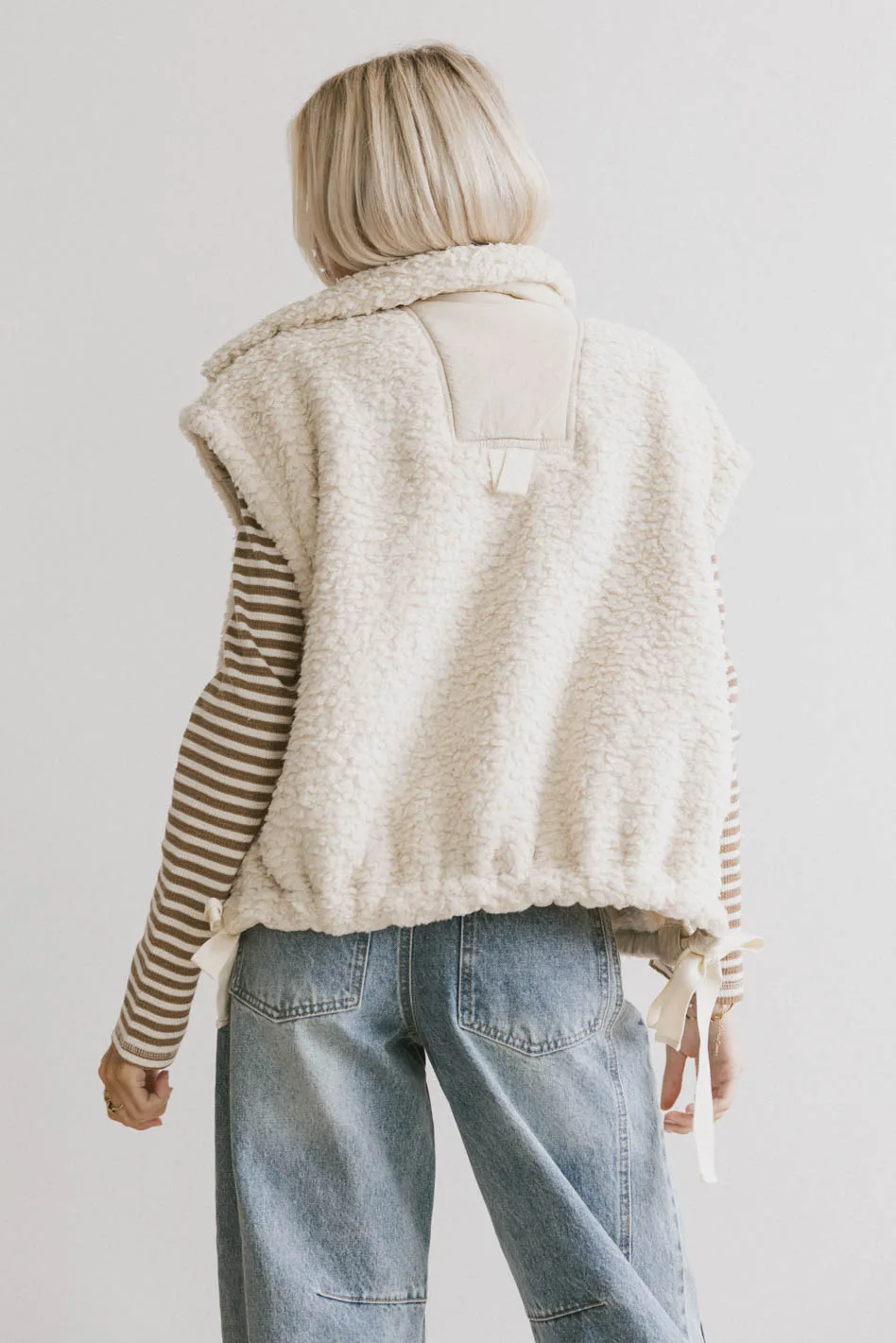 Johanna Sherpa Vest in Beige - FINAL SALE - Image 4
