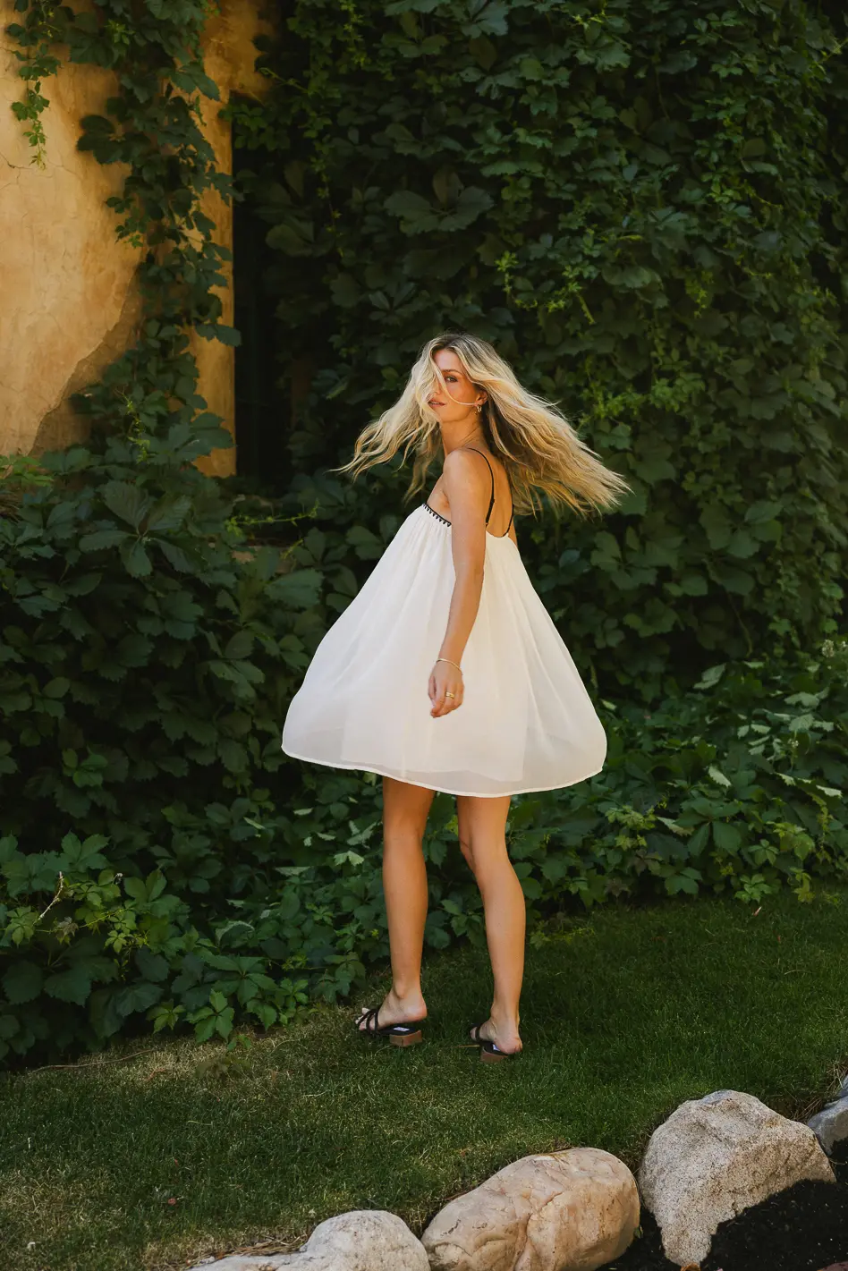 Jovie Contrast Mini Dress in Cream - FINAL SALE - Image 2