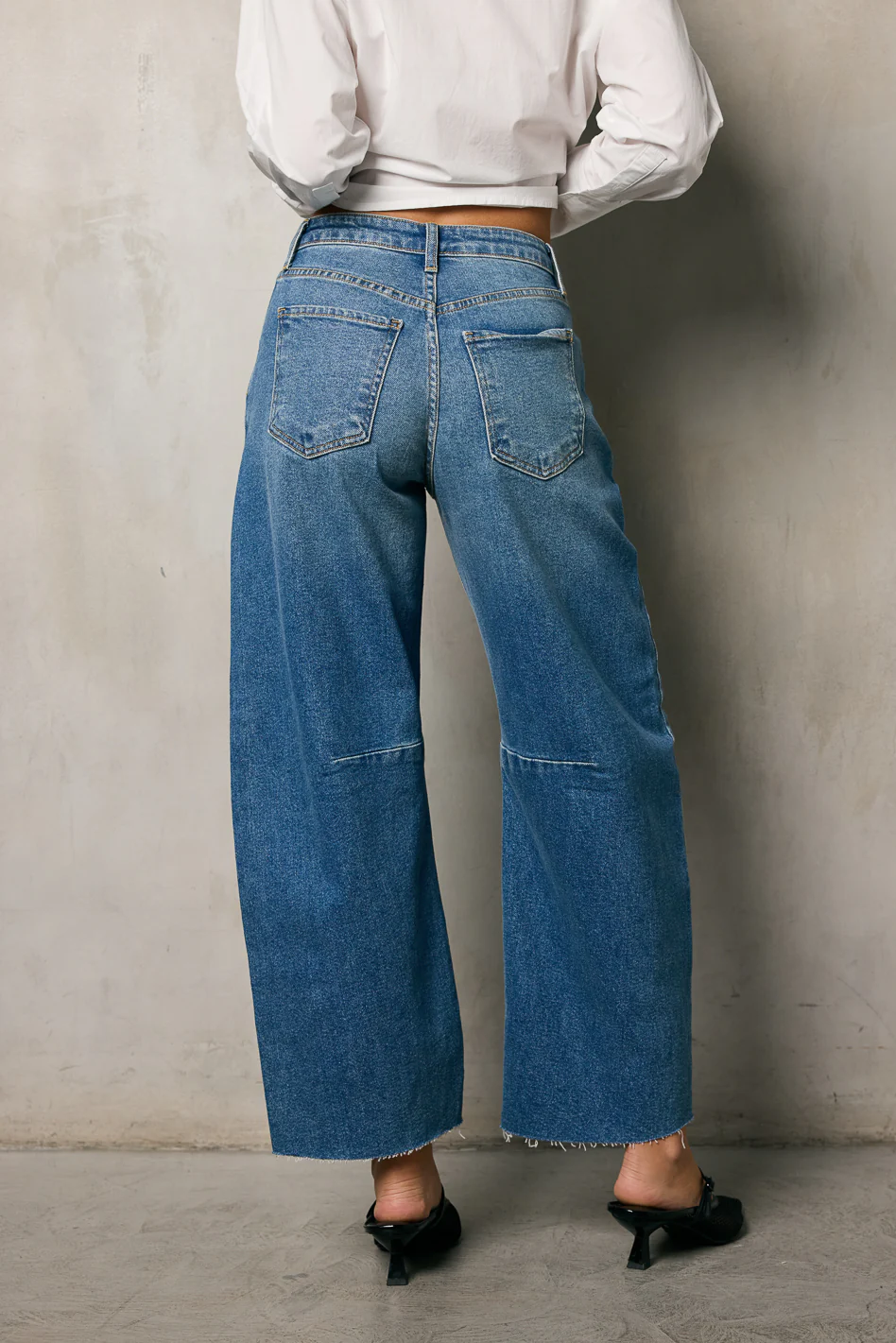 Juliette Barrel Jeans in Medium Wash - FINAL SALE - Image 3
