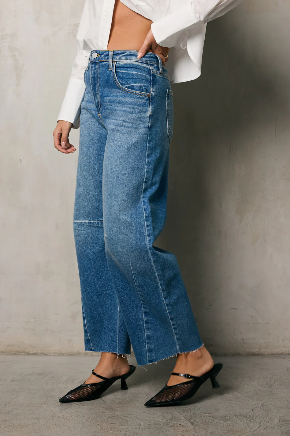 Juliette Barrel Jeans in Medium Wash - FINAL SALE - Image 4