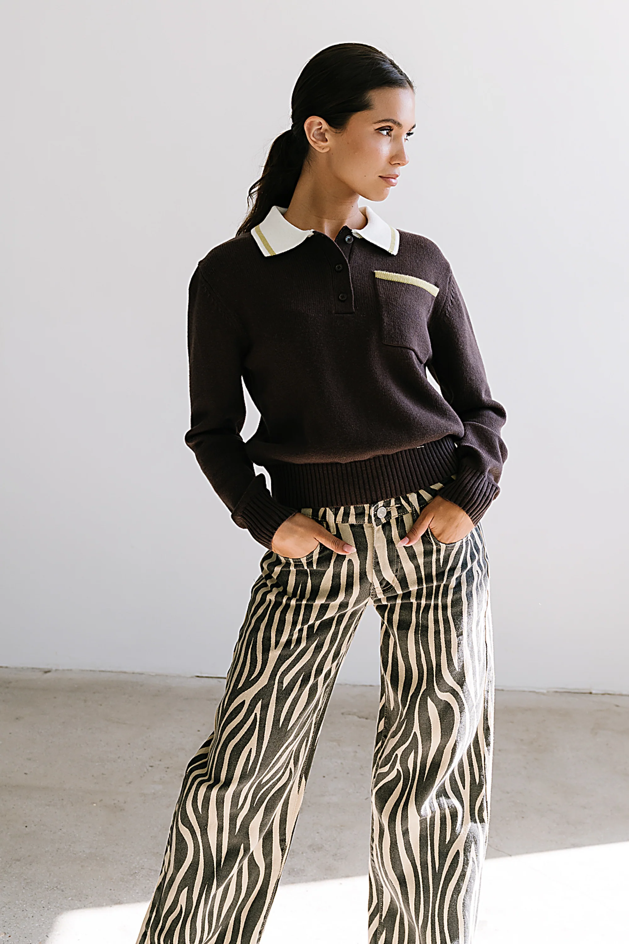 Justine Collared Sweater in Brown - FINAL SALE - Image 4