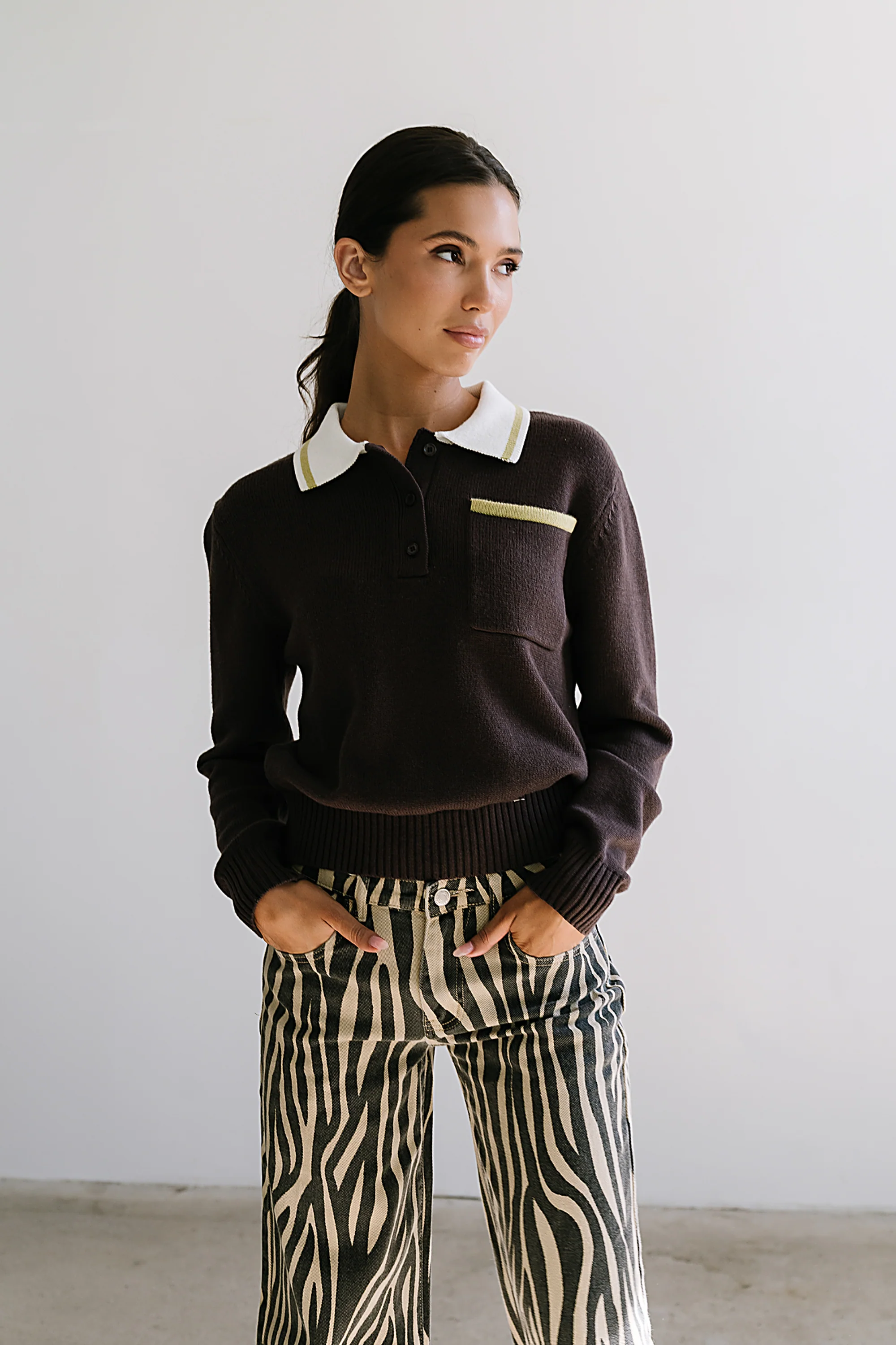 Justine Collared Sweater in Brown - FINAL SALE - Image 5