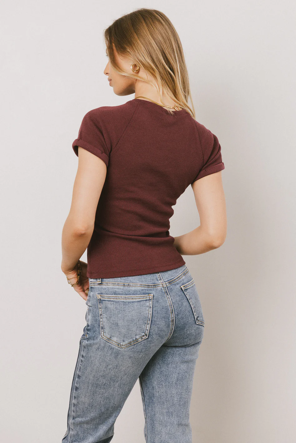 Kammie Ribbed Basic Tee in Maroon - FINAL SALE - Image 4