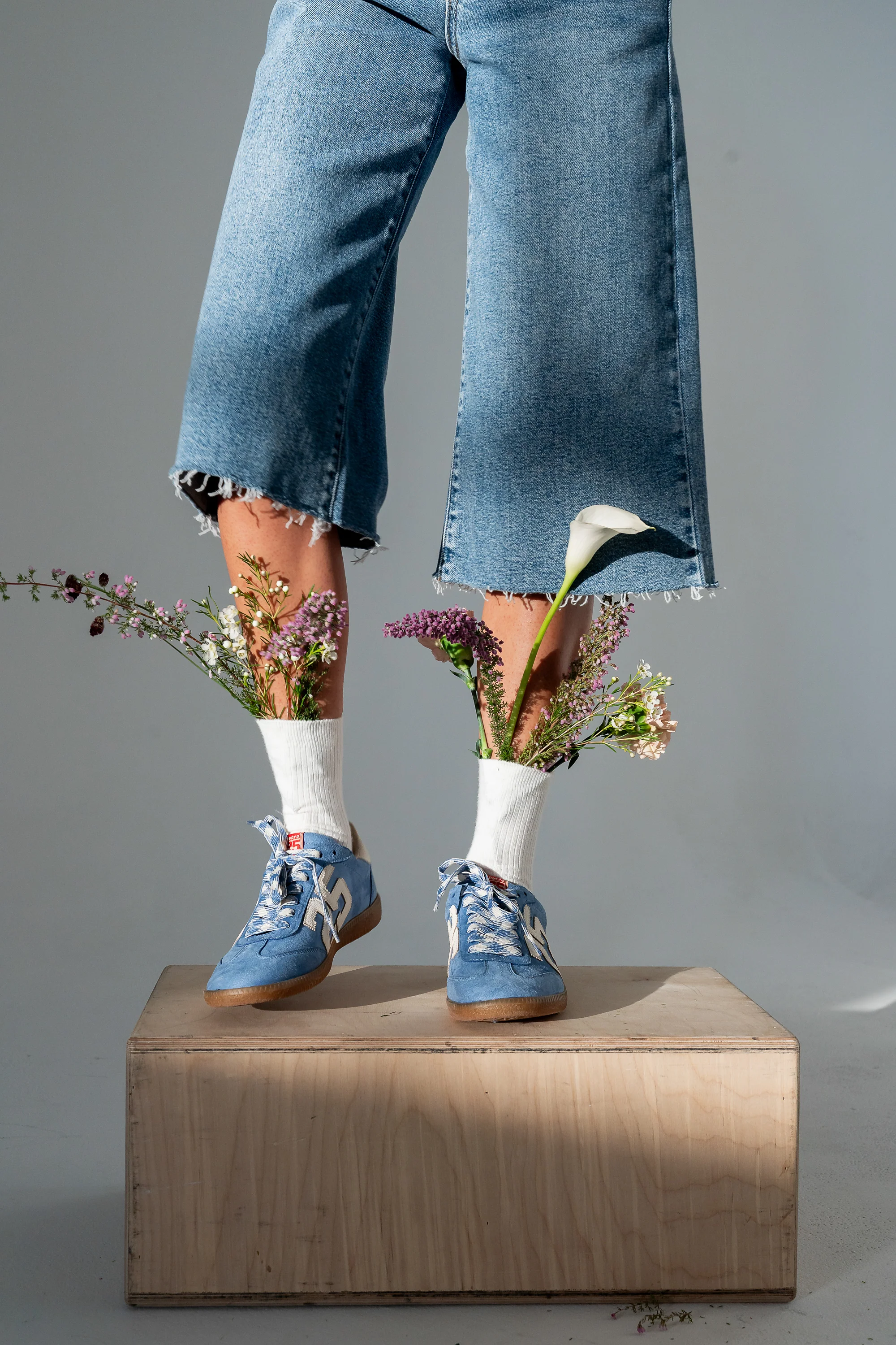 Kelly Retro Sneakers in Blue - Image 5