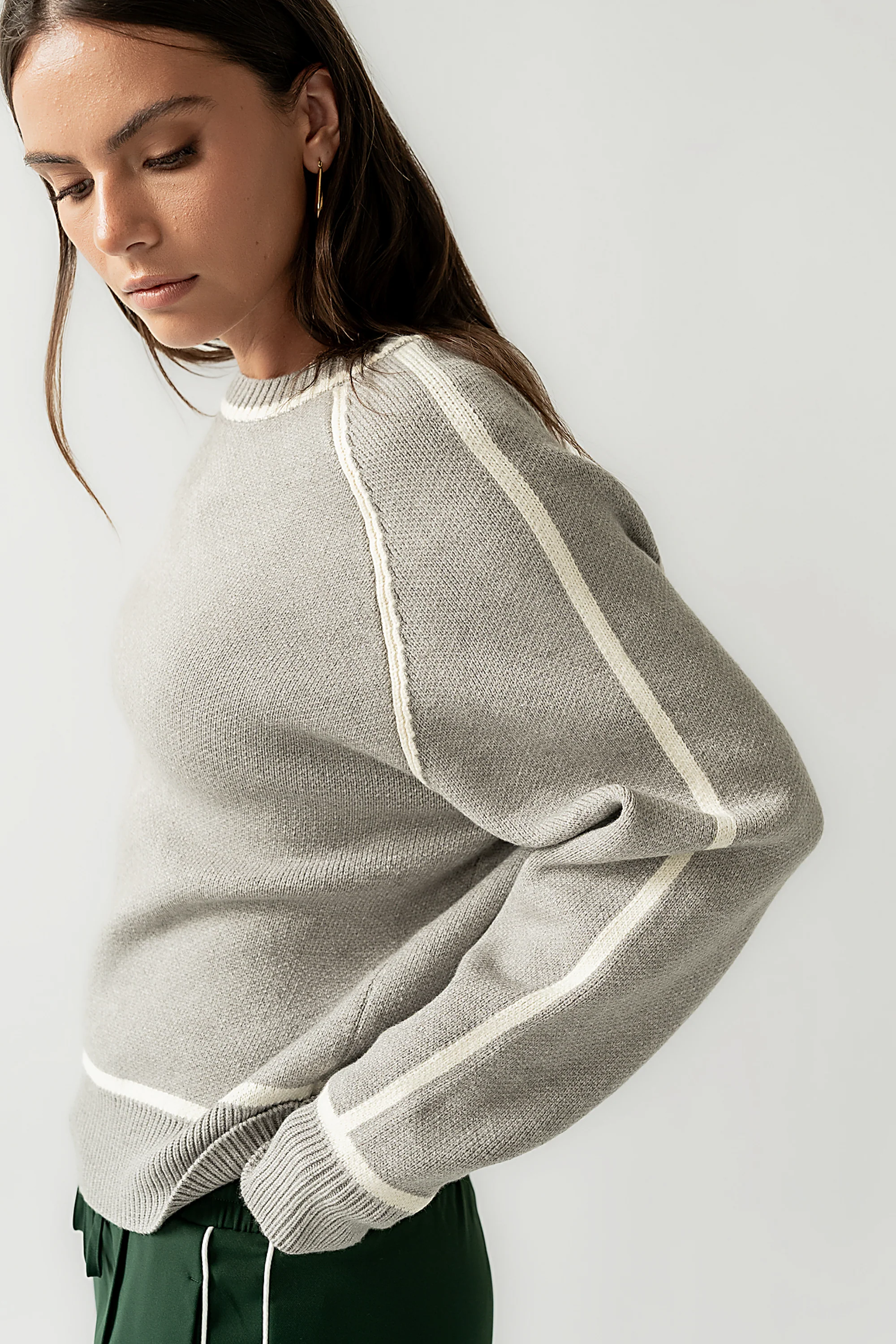Kenna Contrast Sweater in Heather Grey - Image 5