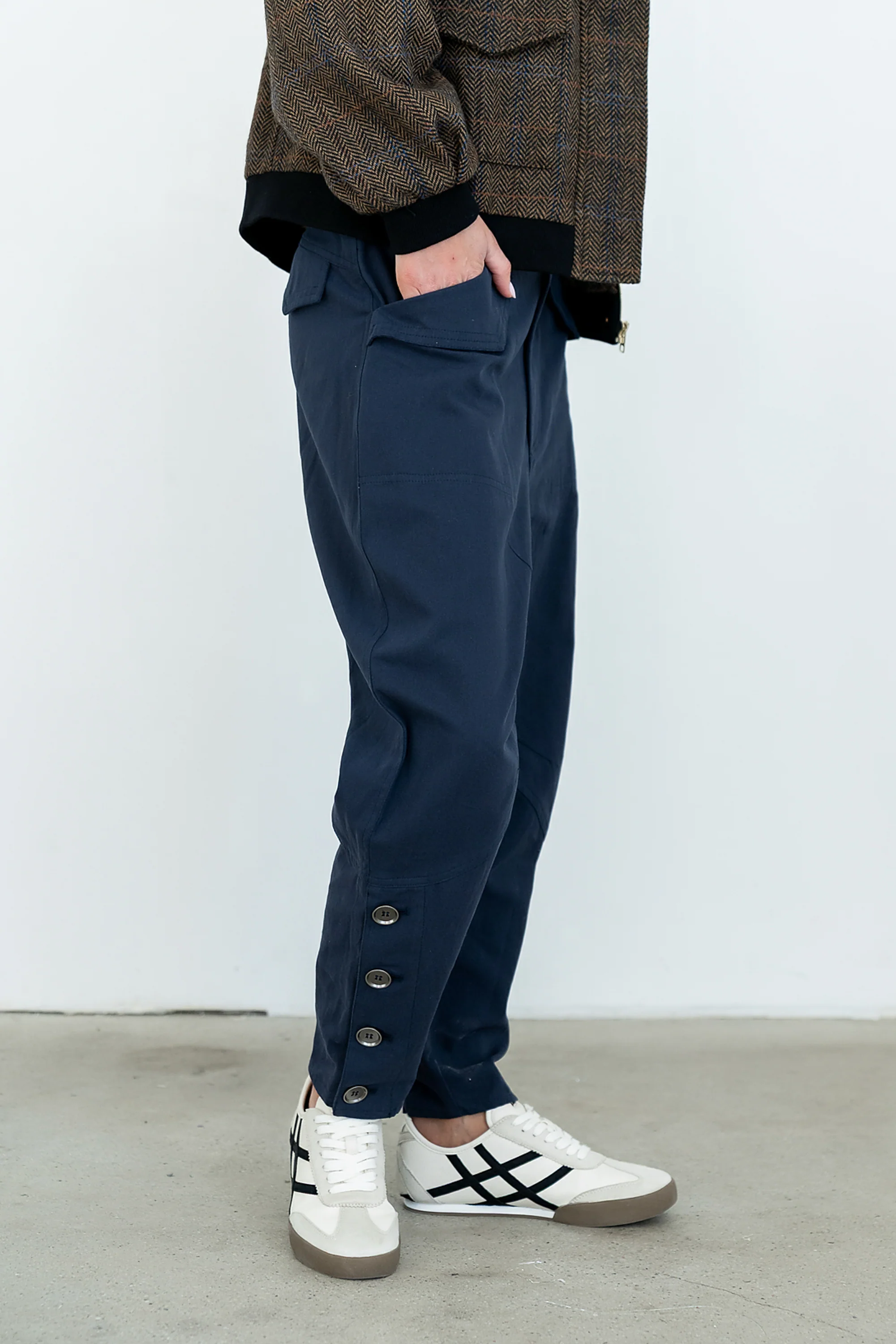Lennie Cropped Barrel Pants - Image 4