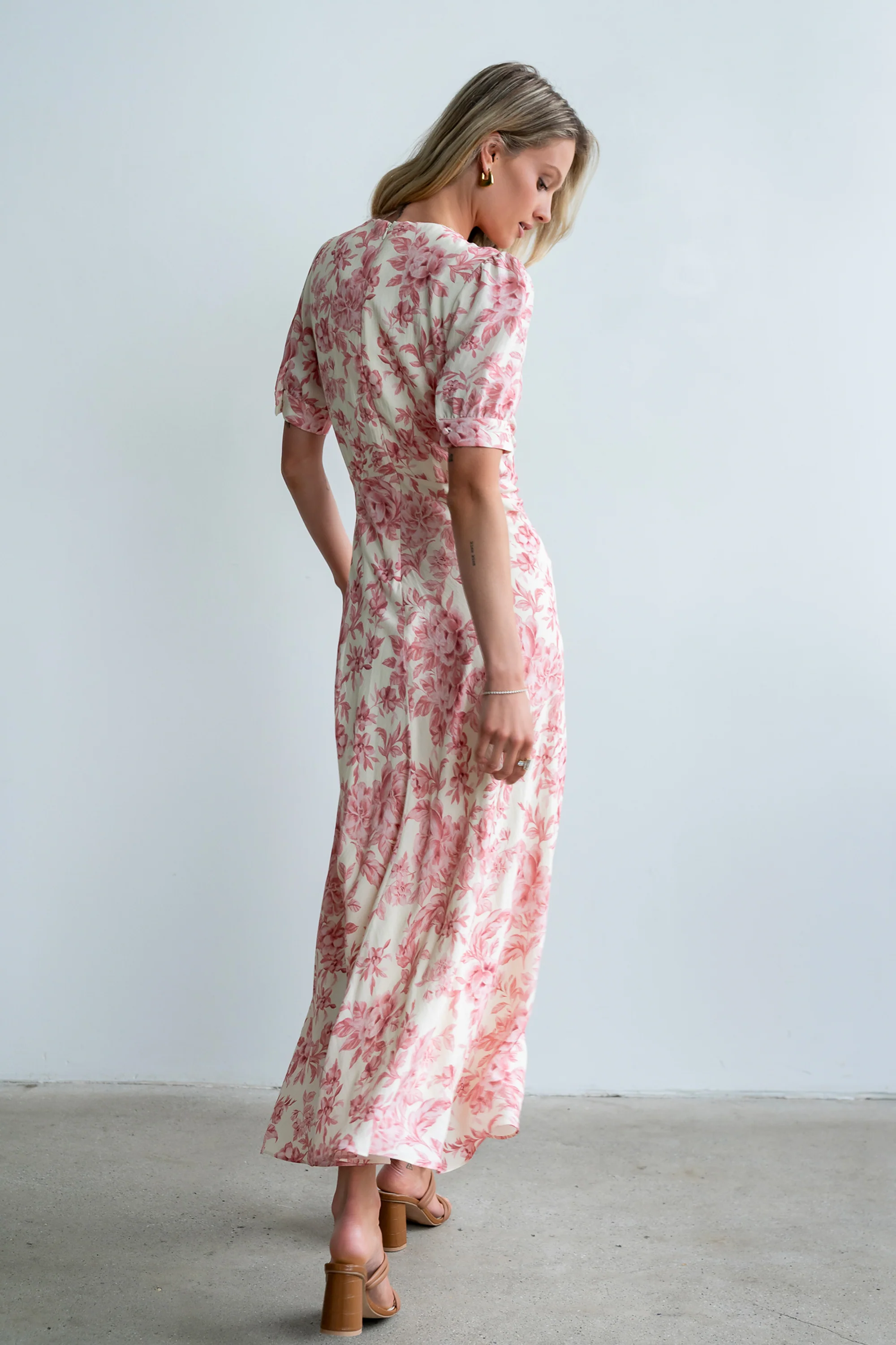 Lia Floral Midi Dress in Pink - Image 6