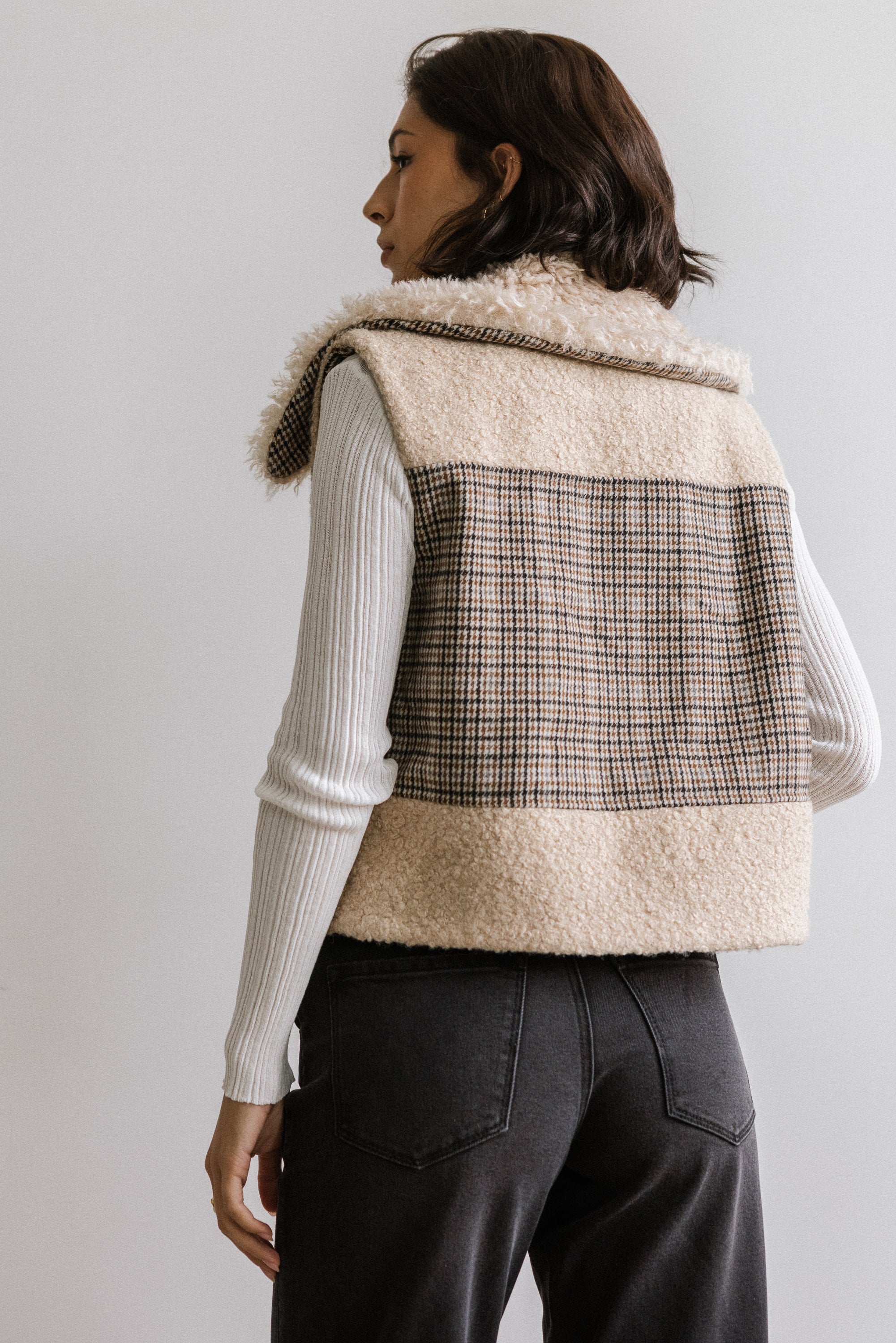 Liv Sherpa Vest in Taupe - FINAL SALE - Image 3