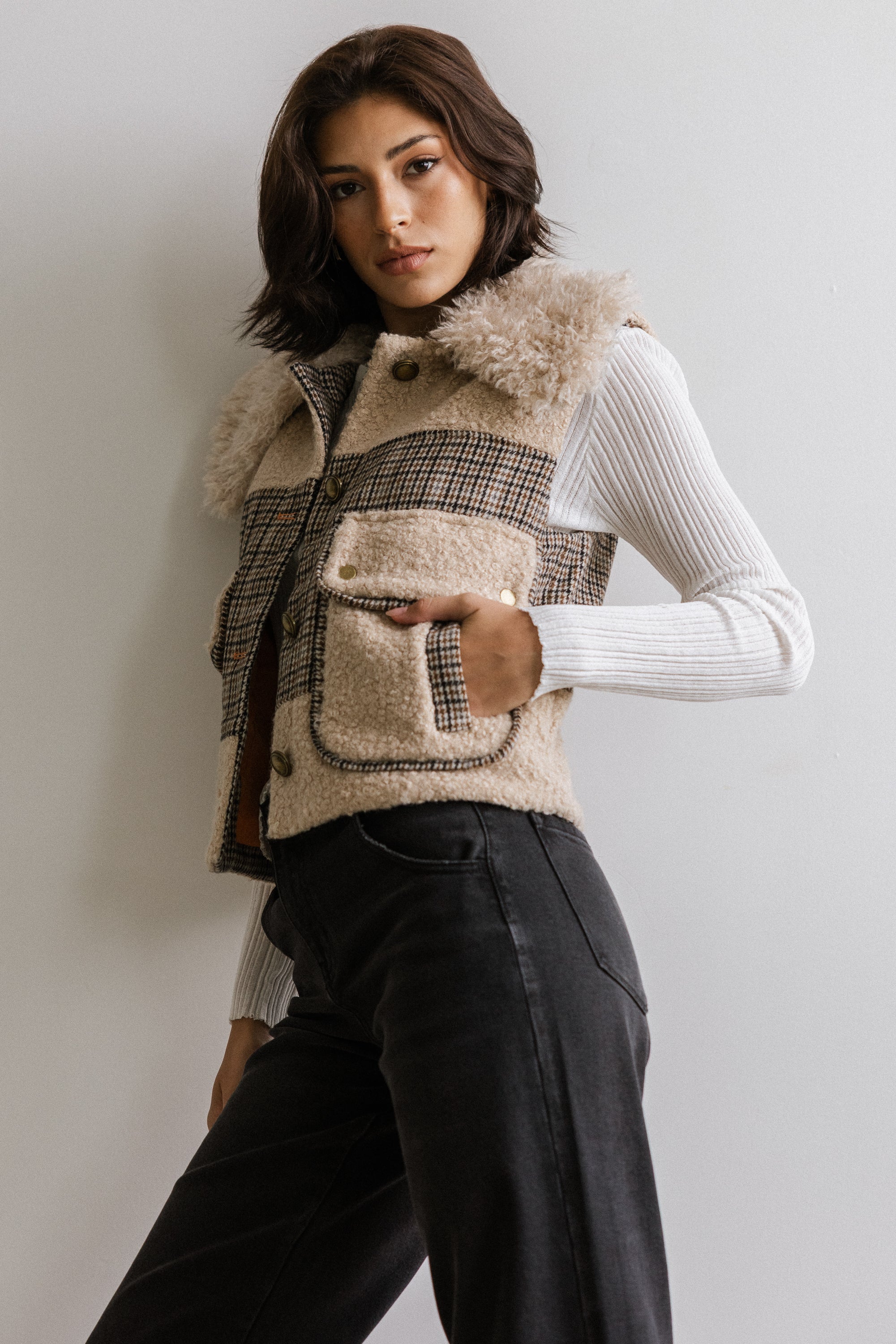 Liv Sherpa Vest in Taupe - FINAL SALE - Image 7