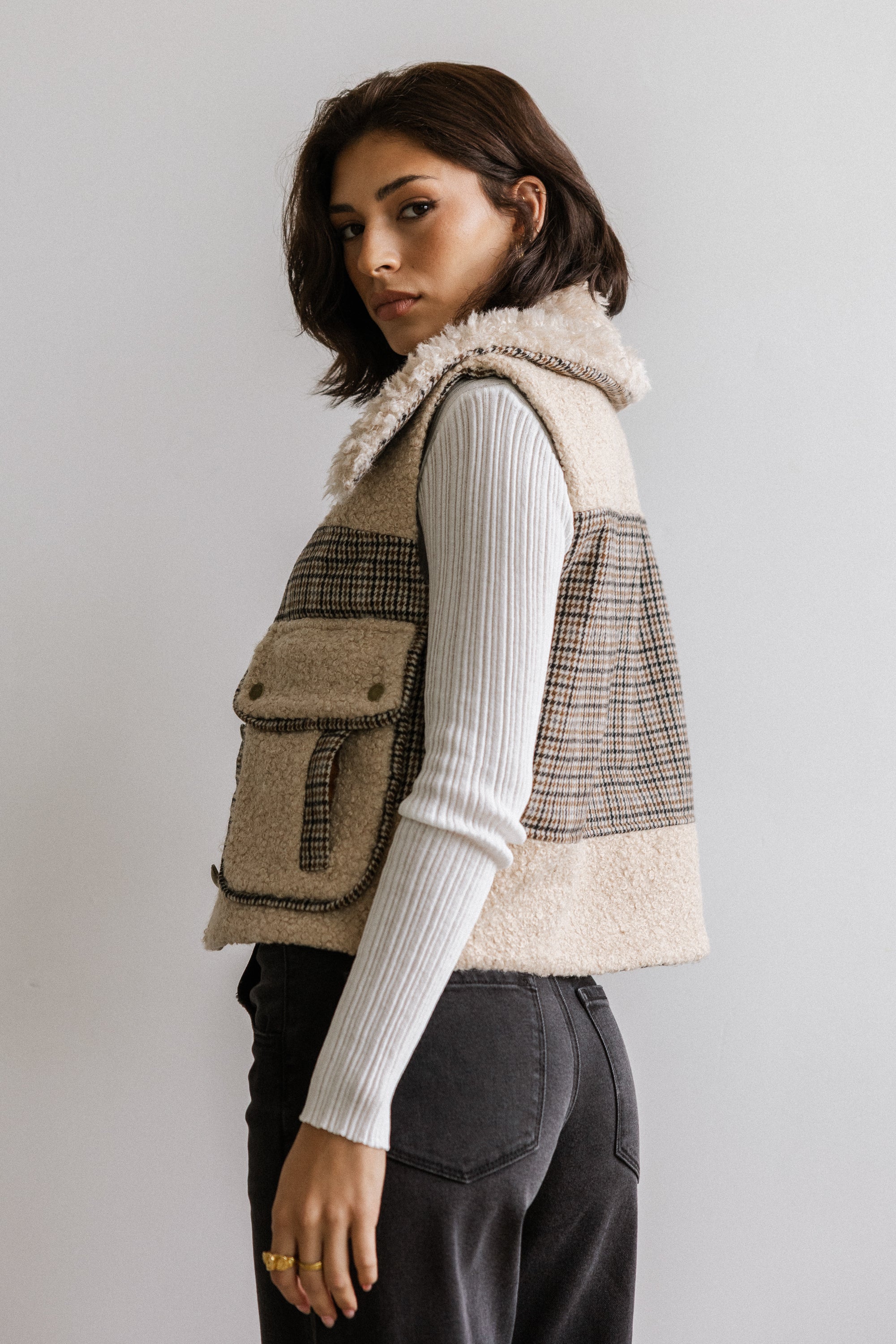 Liv Sherpa Vest in Taupe - FINAL SALE - Image 9